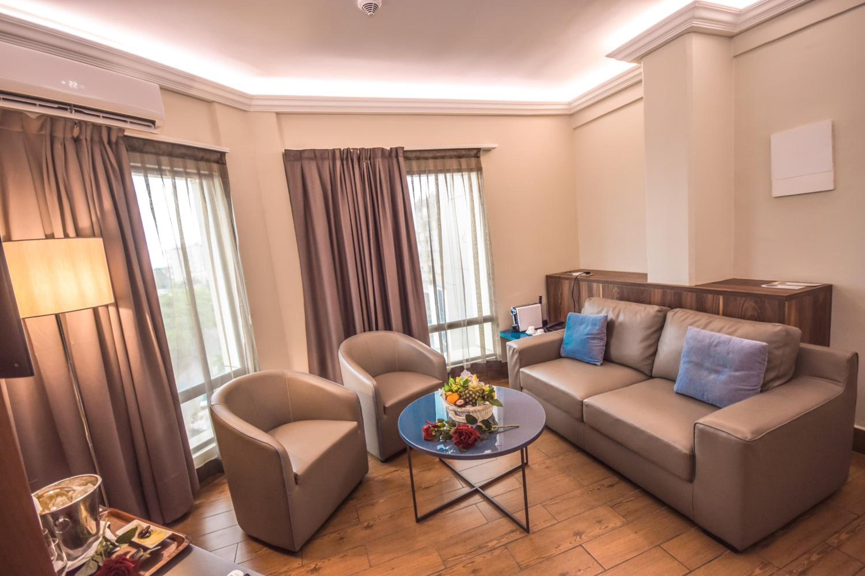 Deluxe Suite photo 1