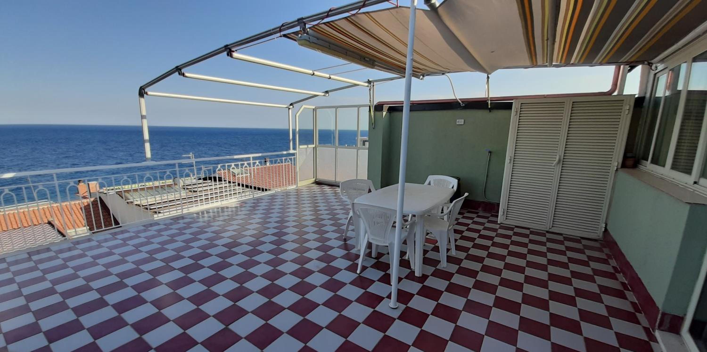 Apartment with Sea View photo 2
