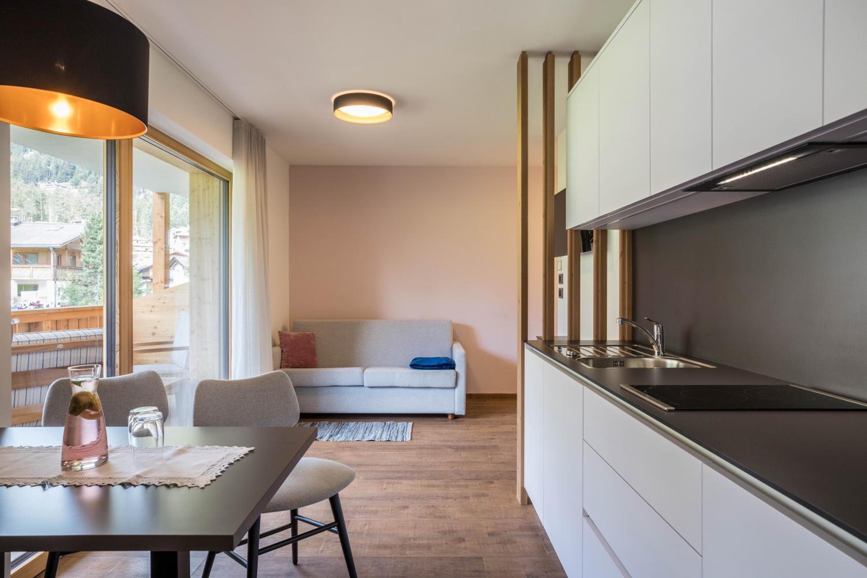Superior One-Bedroom Apartment with Balcony