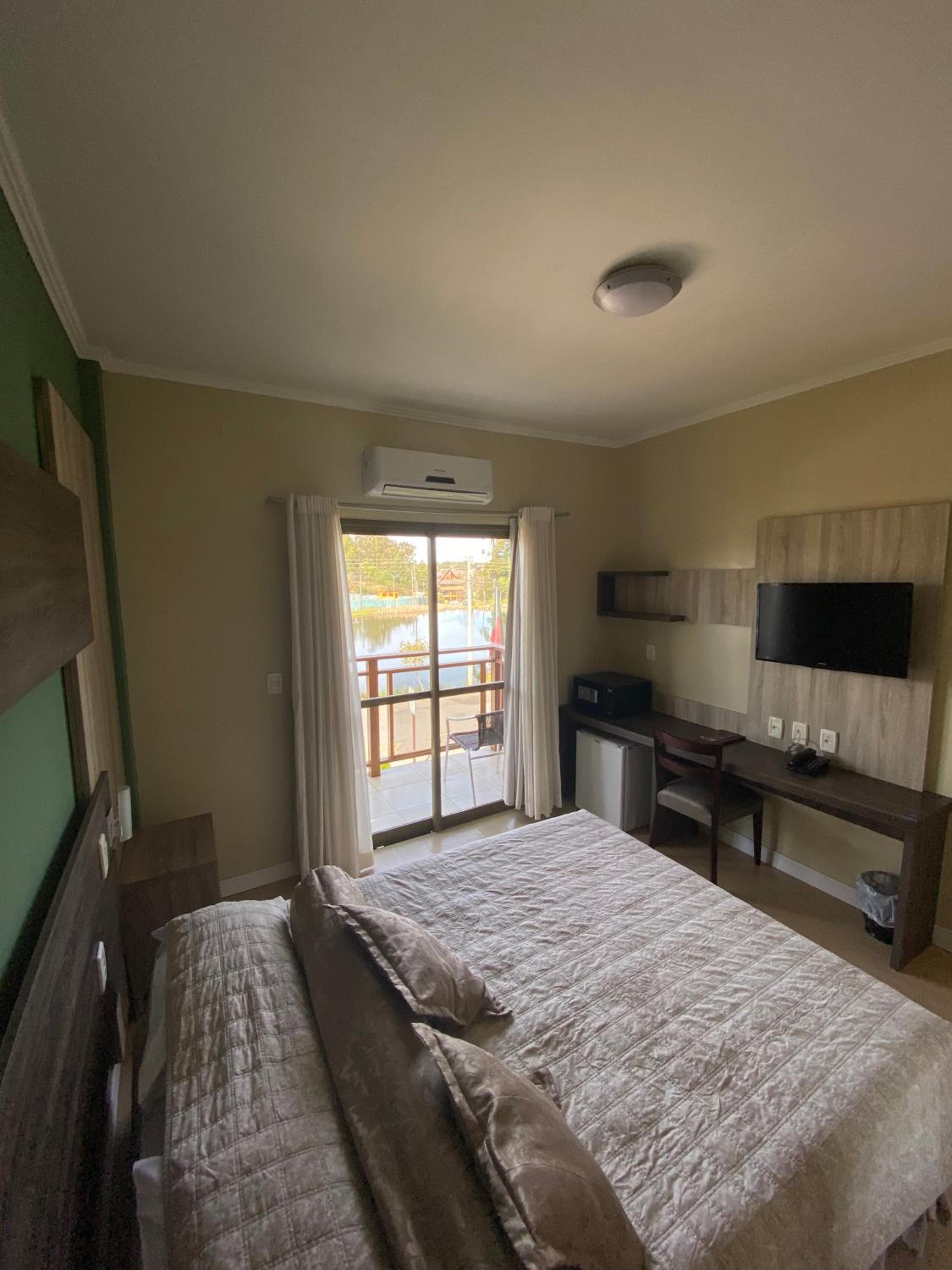 Deluxe Double Room with Balcony photo 2