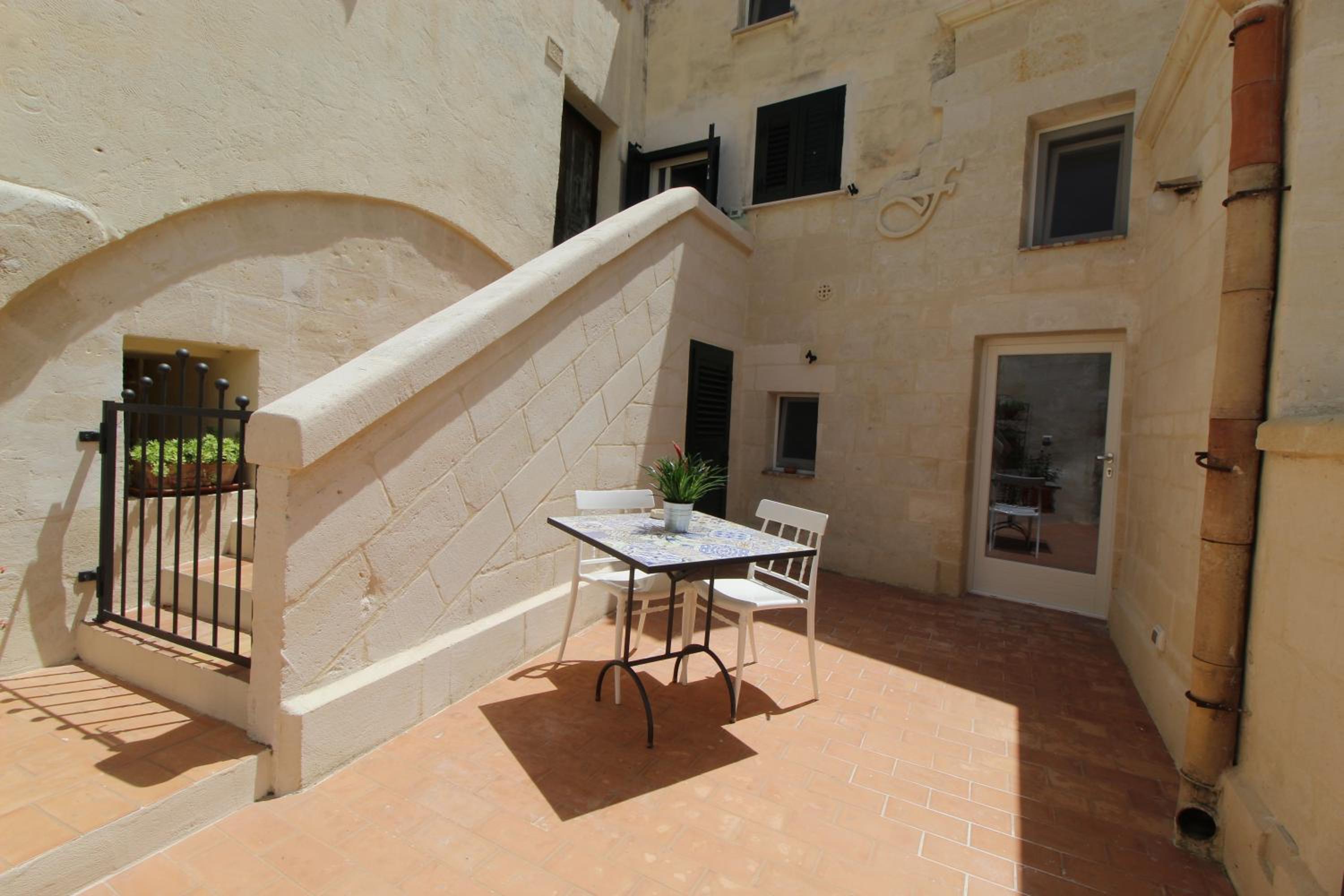 One-Bedroom House - Photo 26