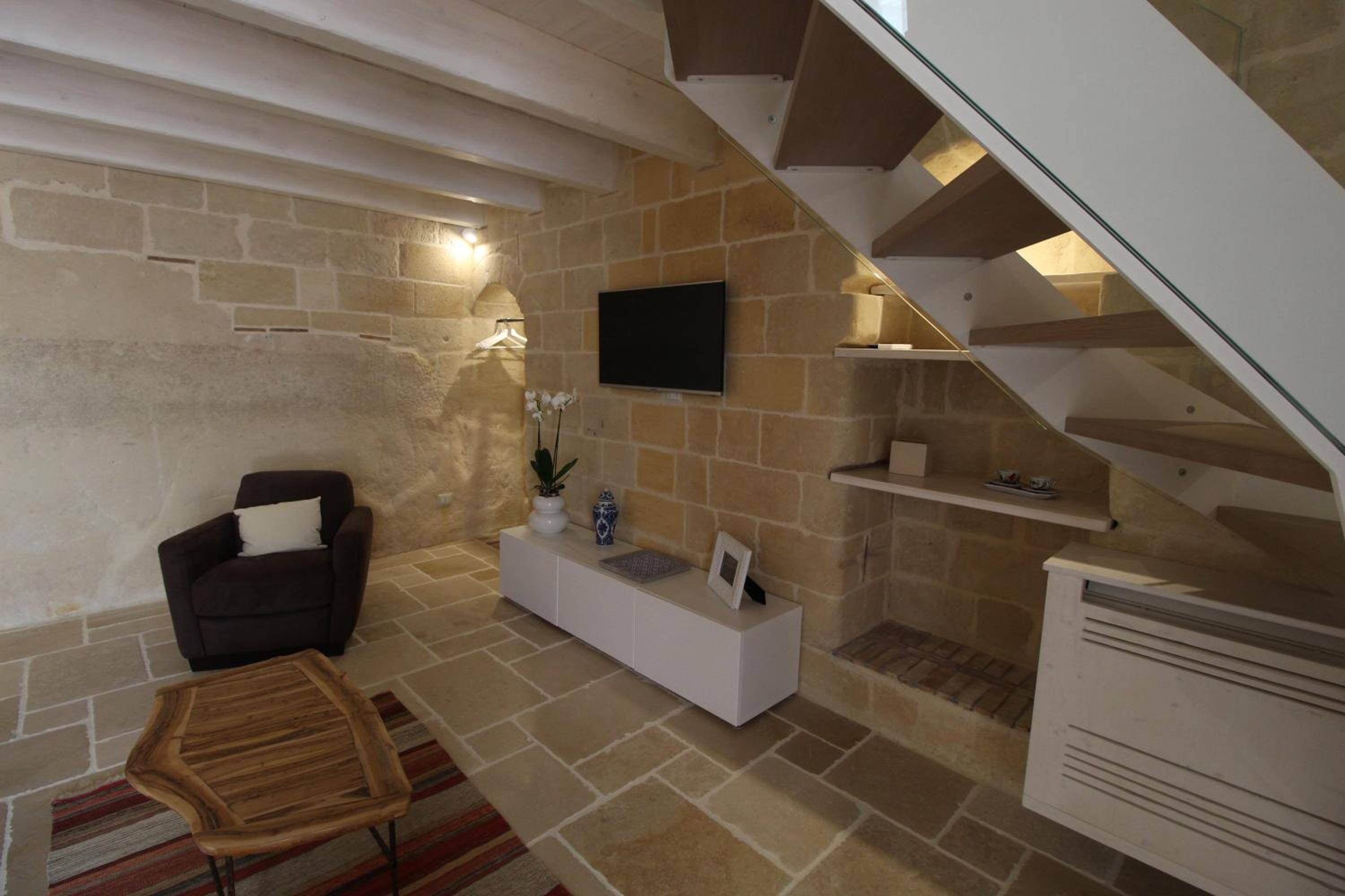 One-Bedroom House - Photo 1