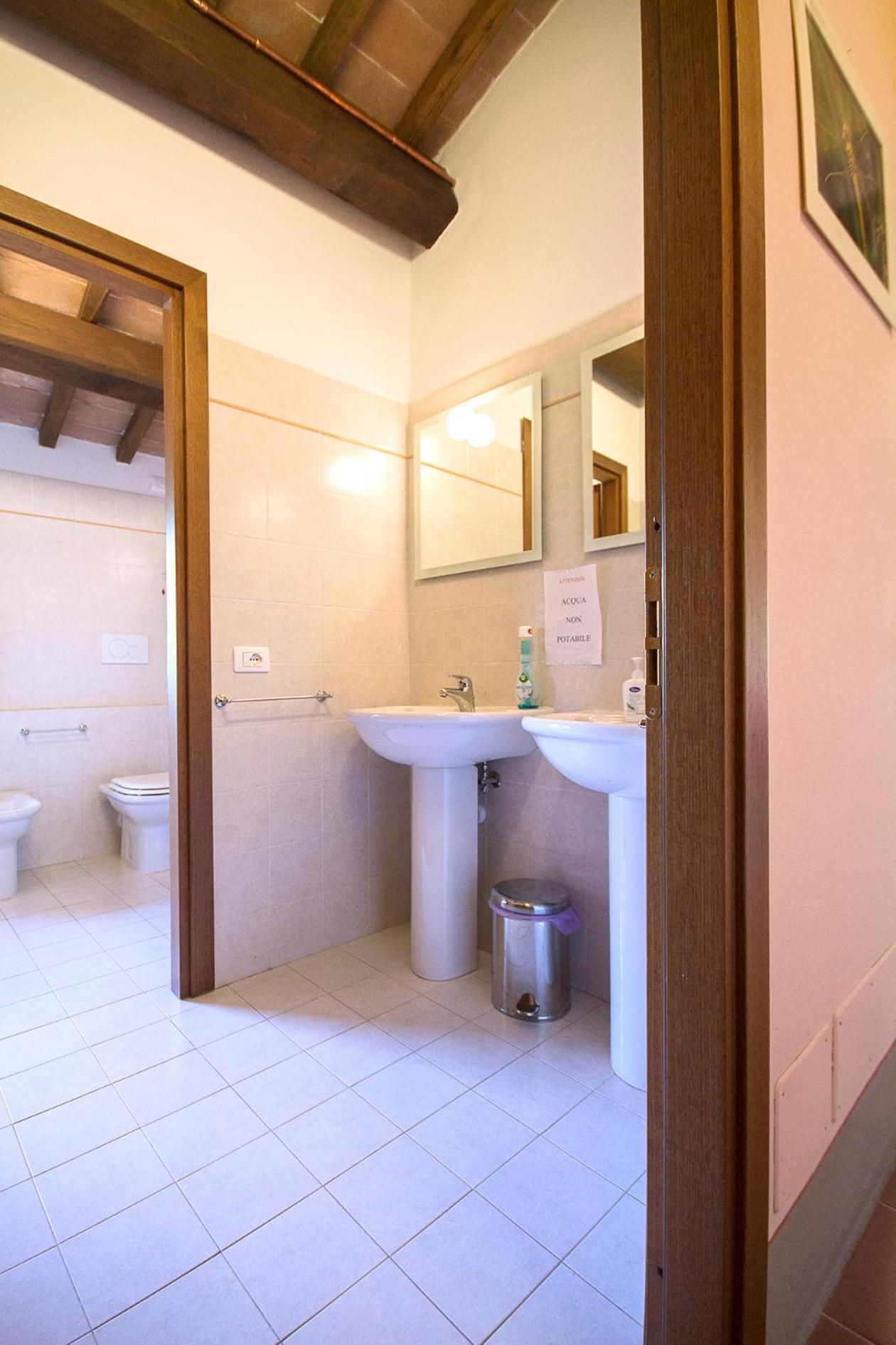 Family Room with Private Bathroom photo 3