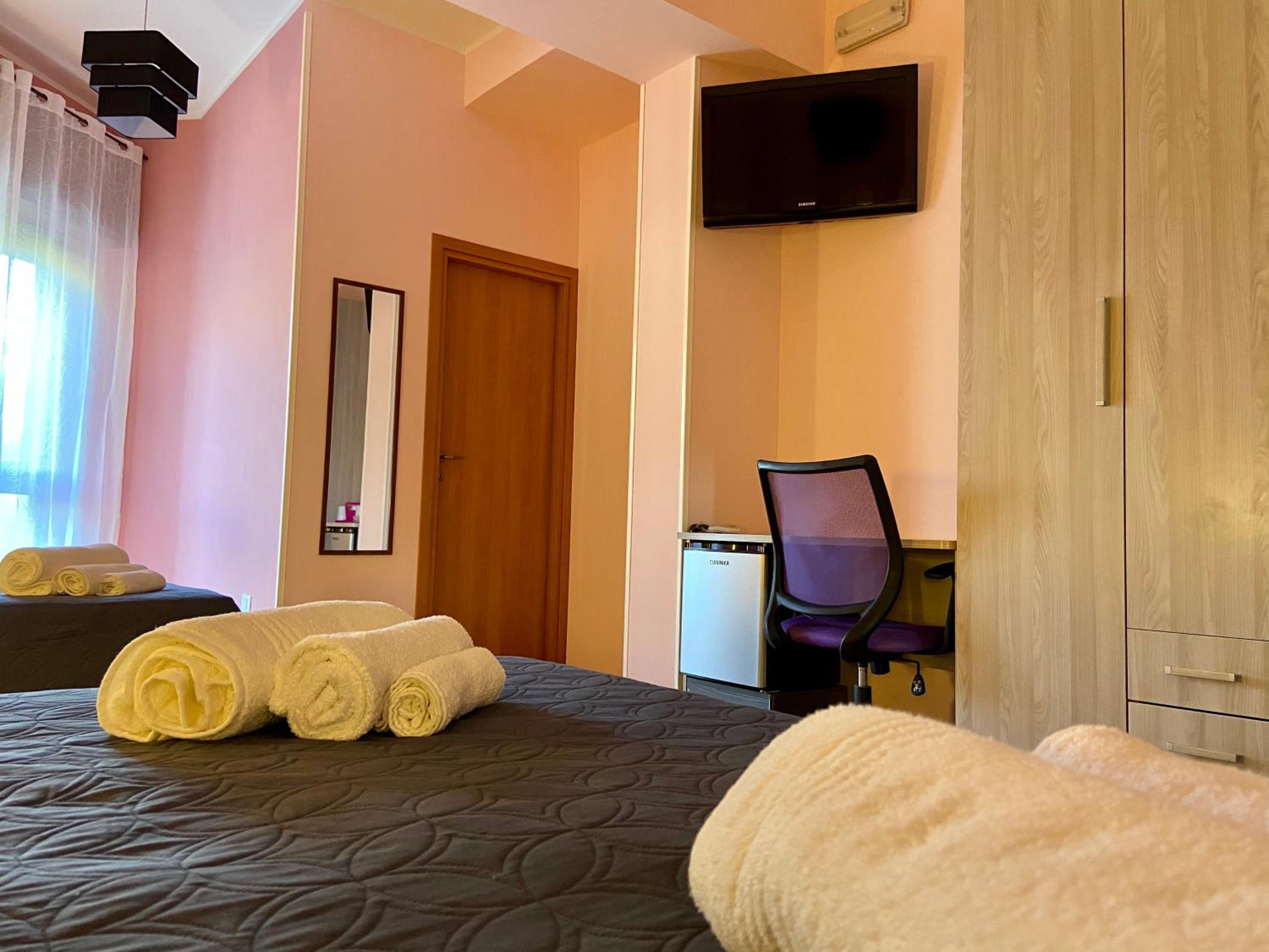Double Room with Private Bathroom photo 1