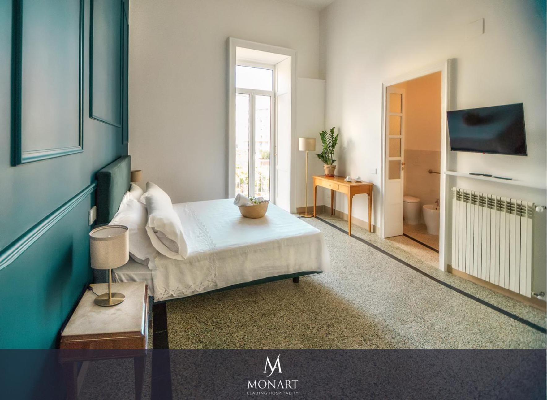Deluxe King Room with Balcony