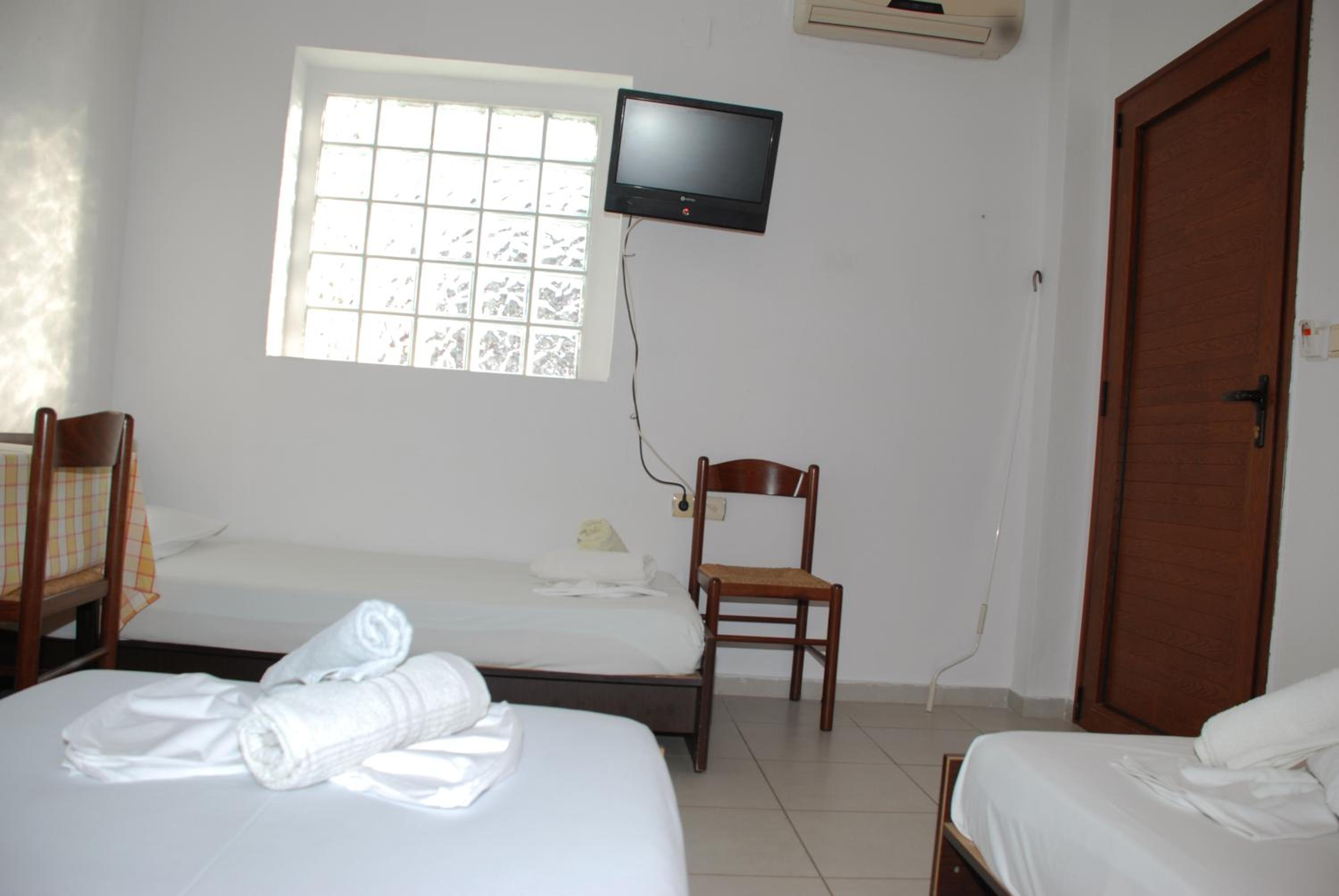 Basic Triple Room