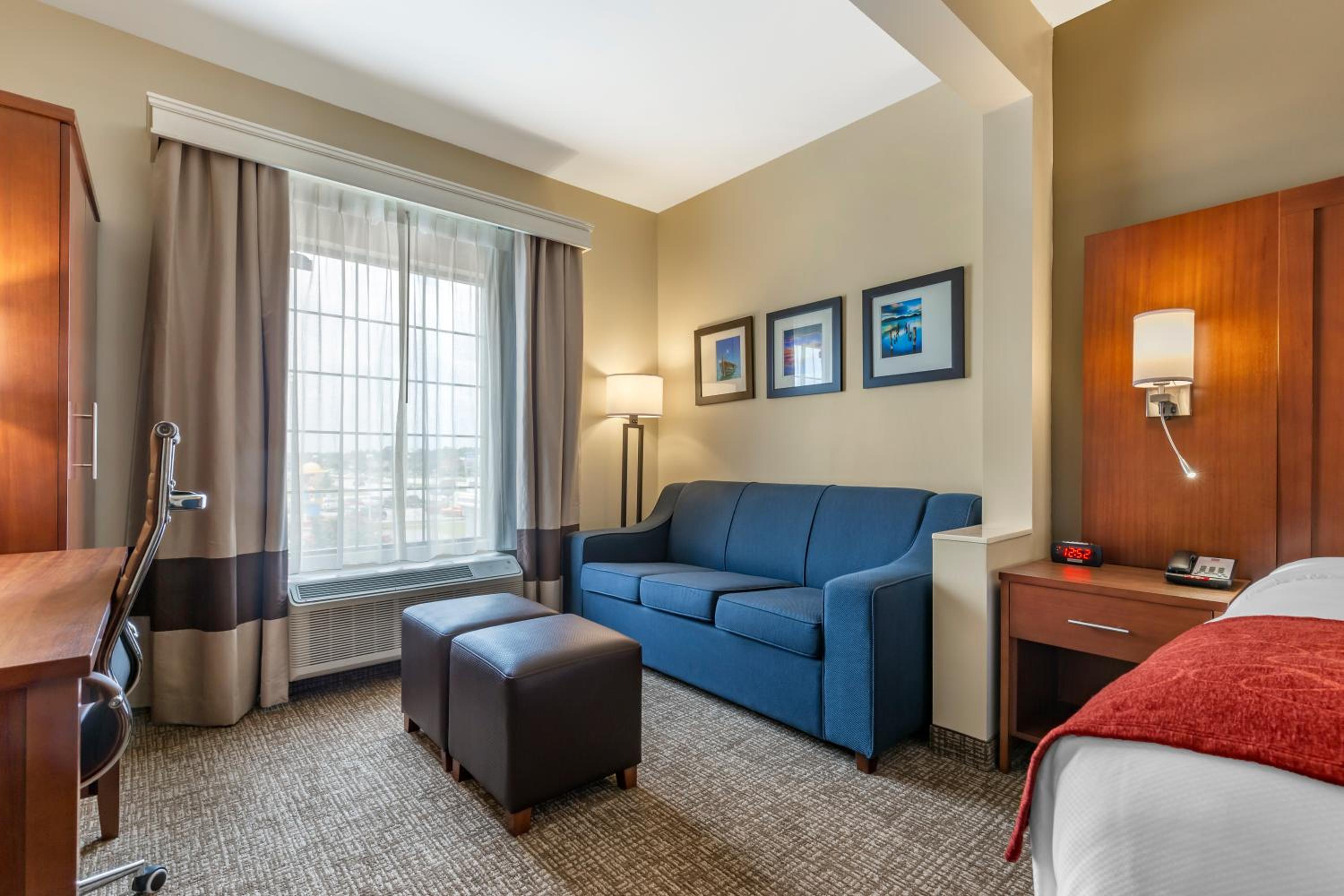 King Suite - Disability Access/Non-Smoking - Photo 9