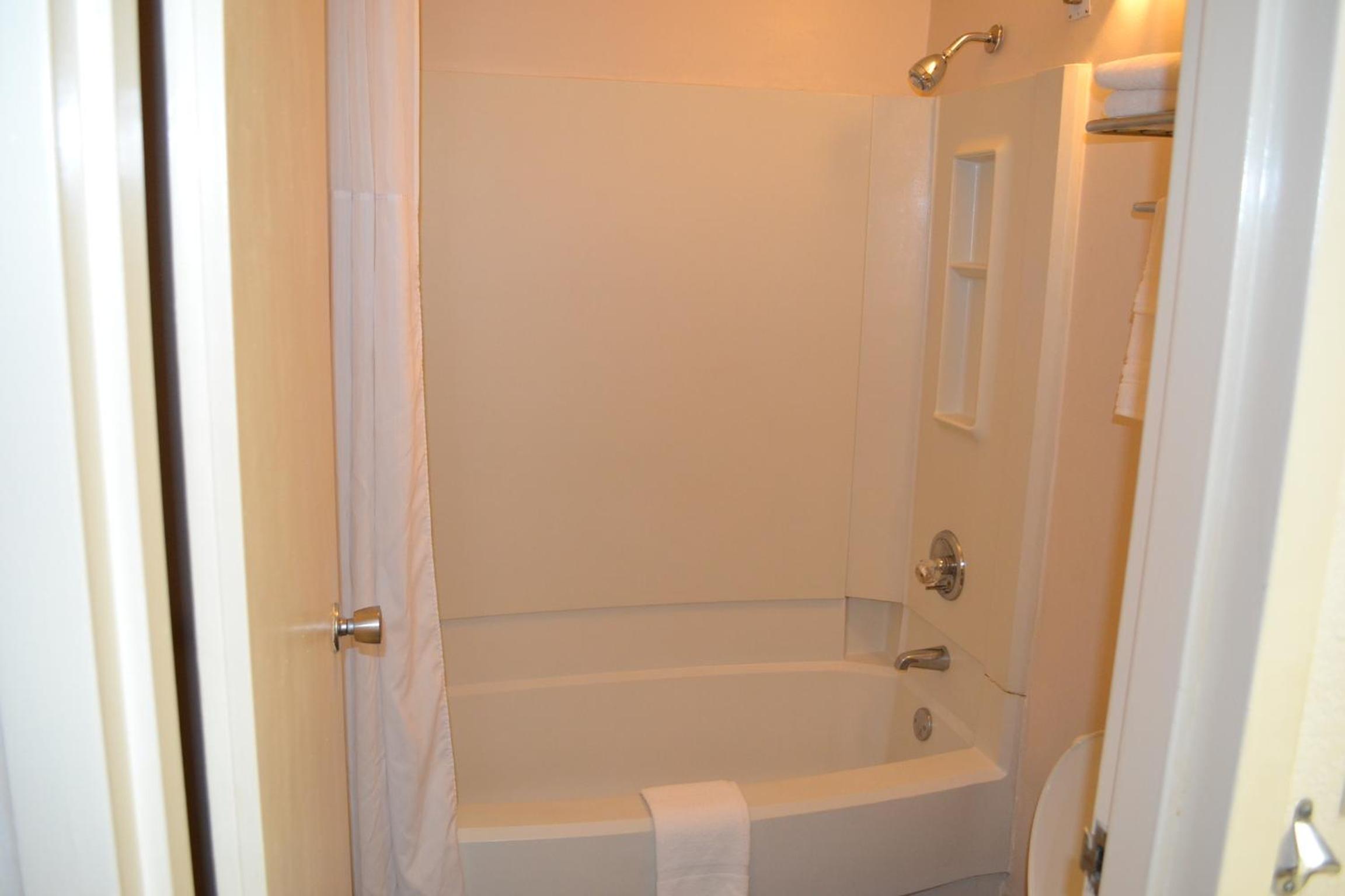 Double Room With Two Double Beds - Smoking - Photo 2