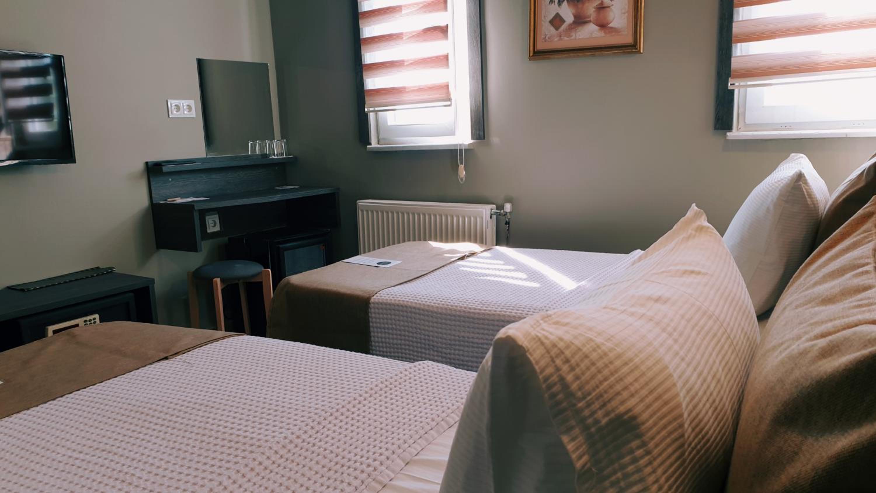 Superior Twin Room - Photo 1