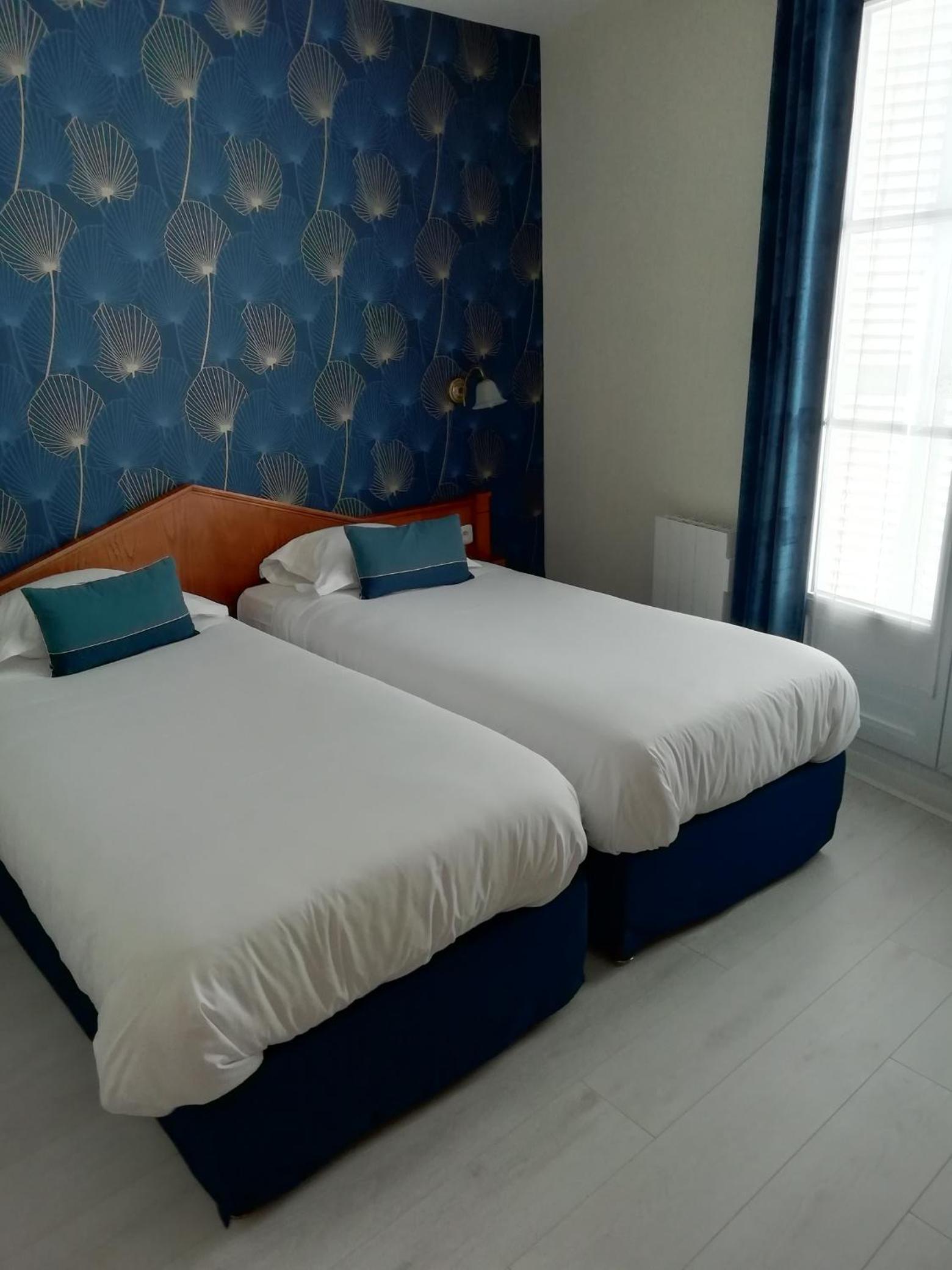 Twin Room - Photo 1