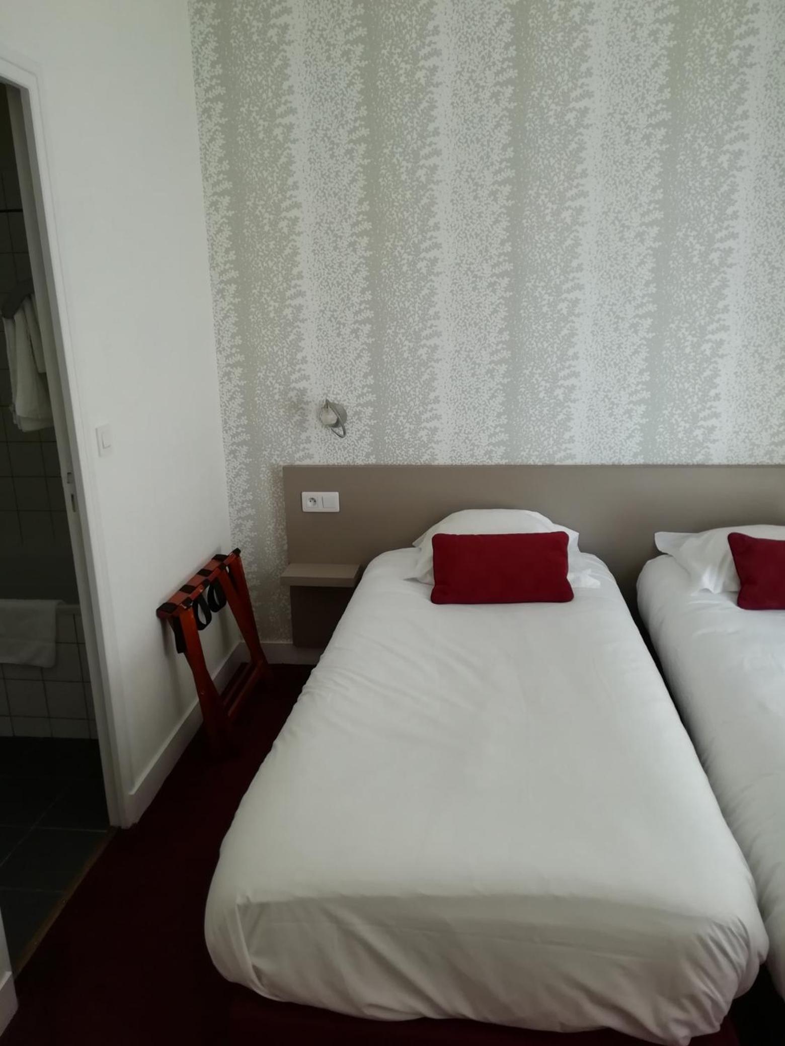 Twin Room - Photo 4