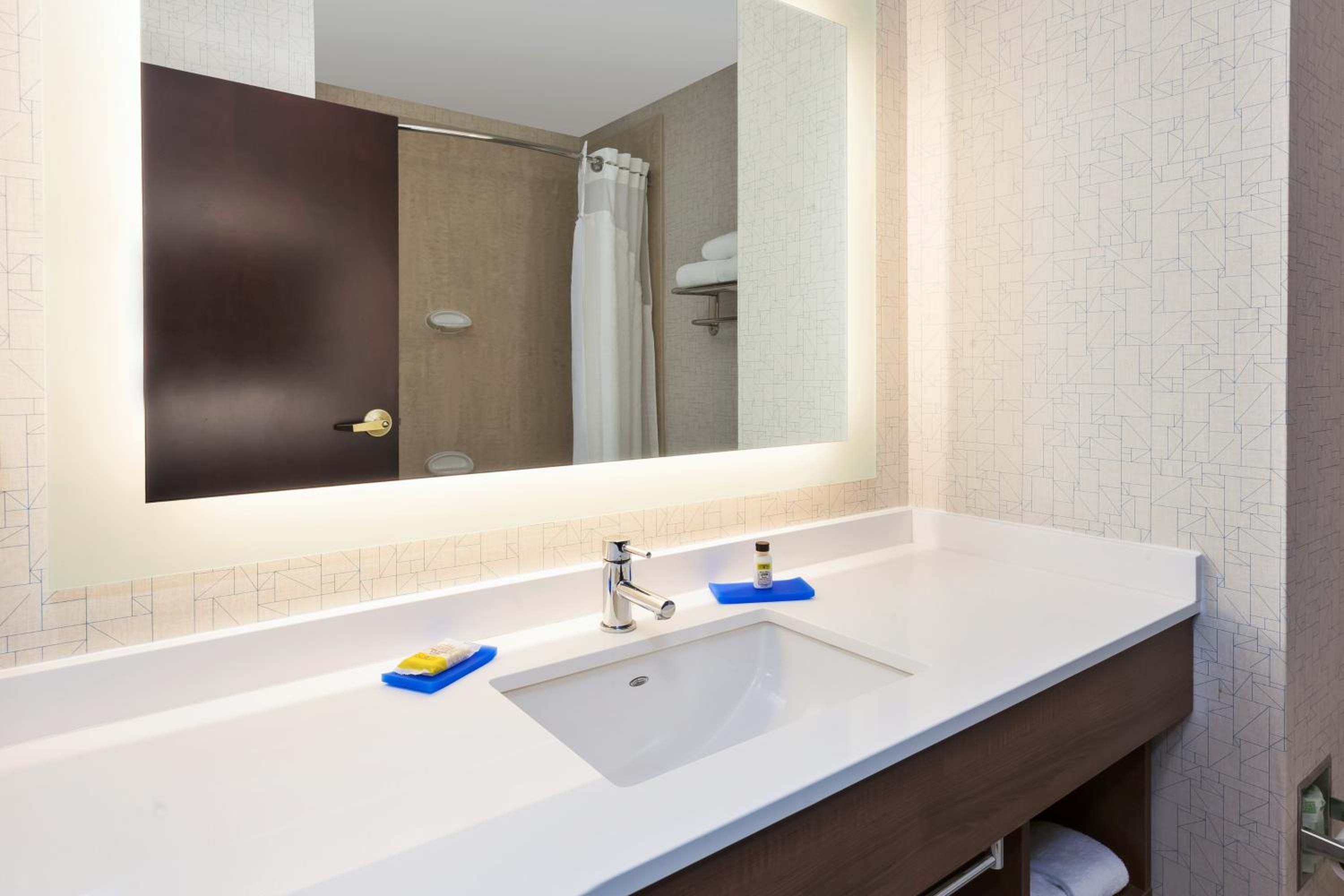 Suite with Two Beds - Non-Smoking - Photo 2