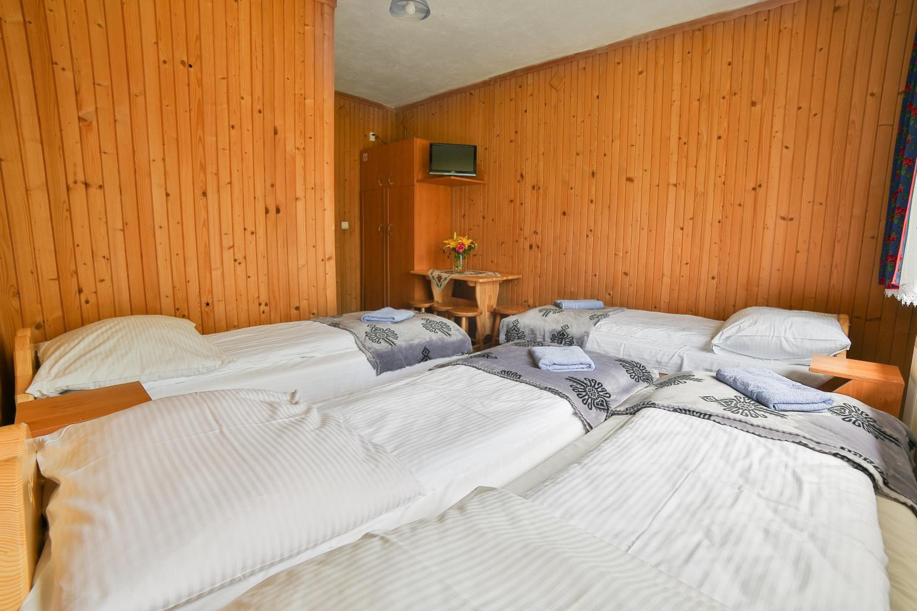 Standard Quadruple Room - Photo 7