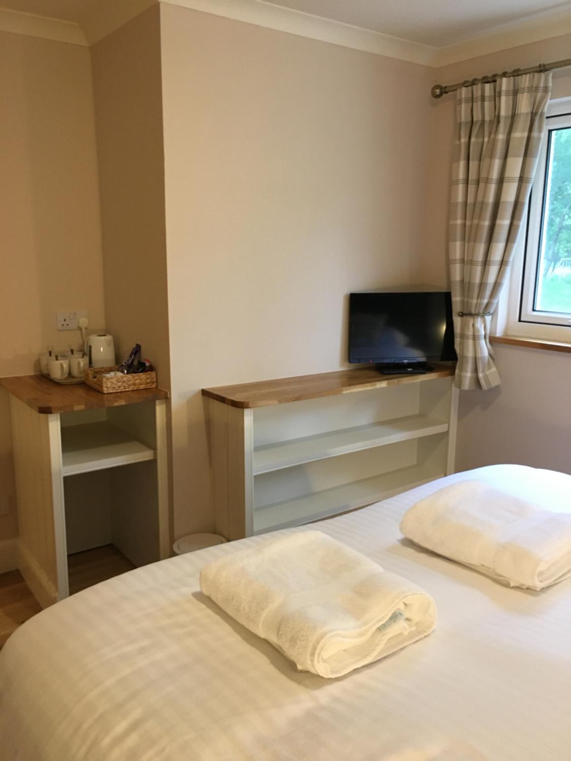 Double or Twin Room with Private Bathroom - Photo 1