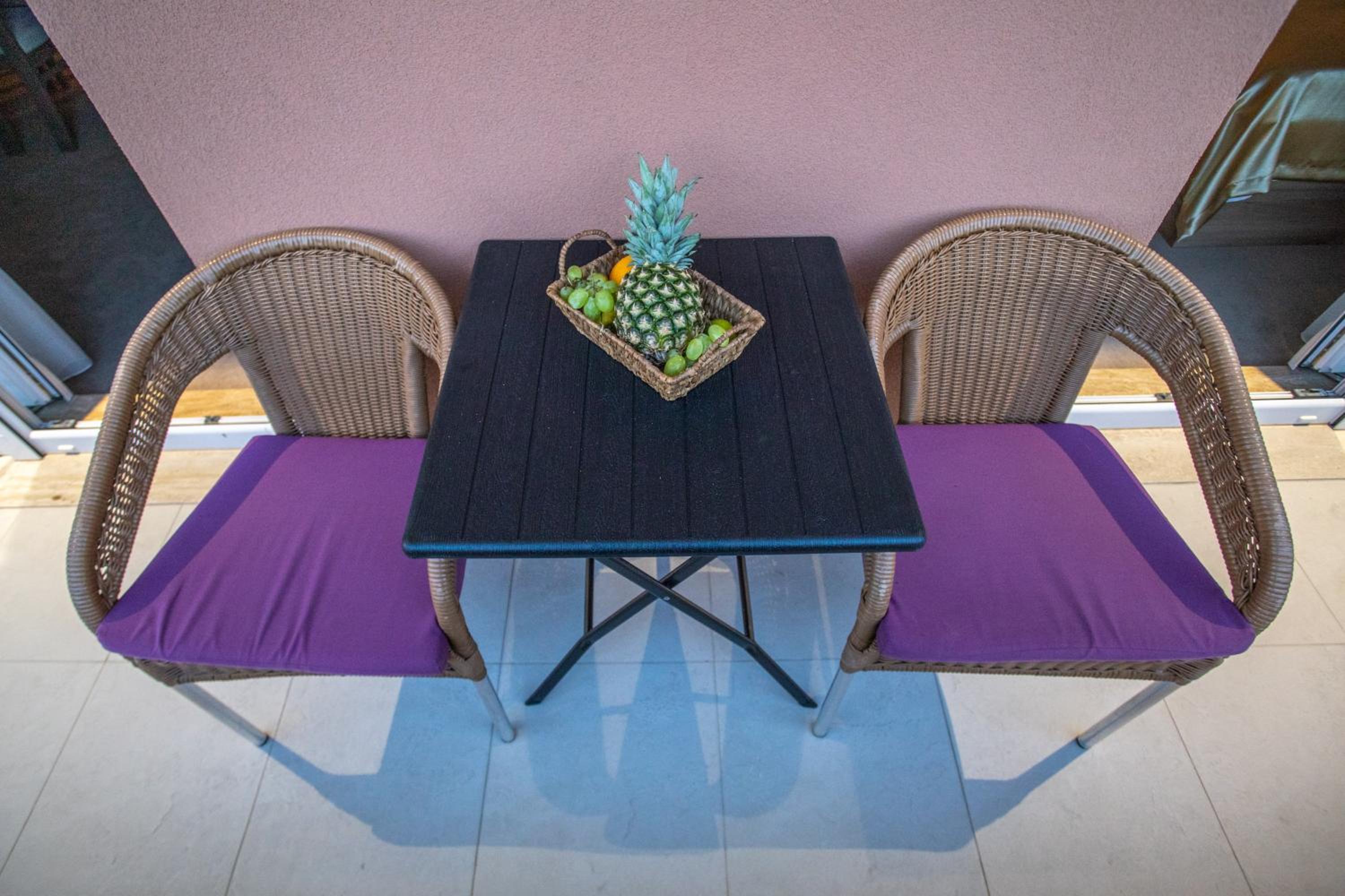 Deluxe Double Room with Balcony and Sea View - Photo 12