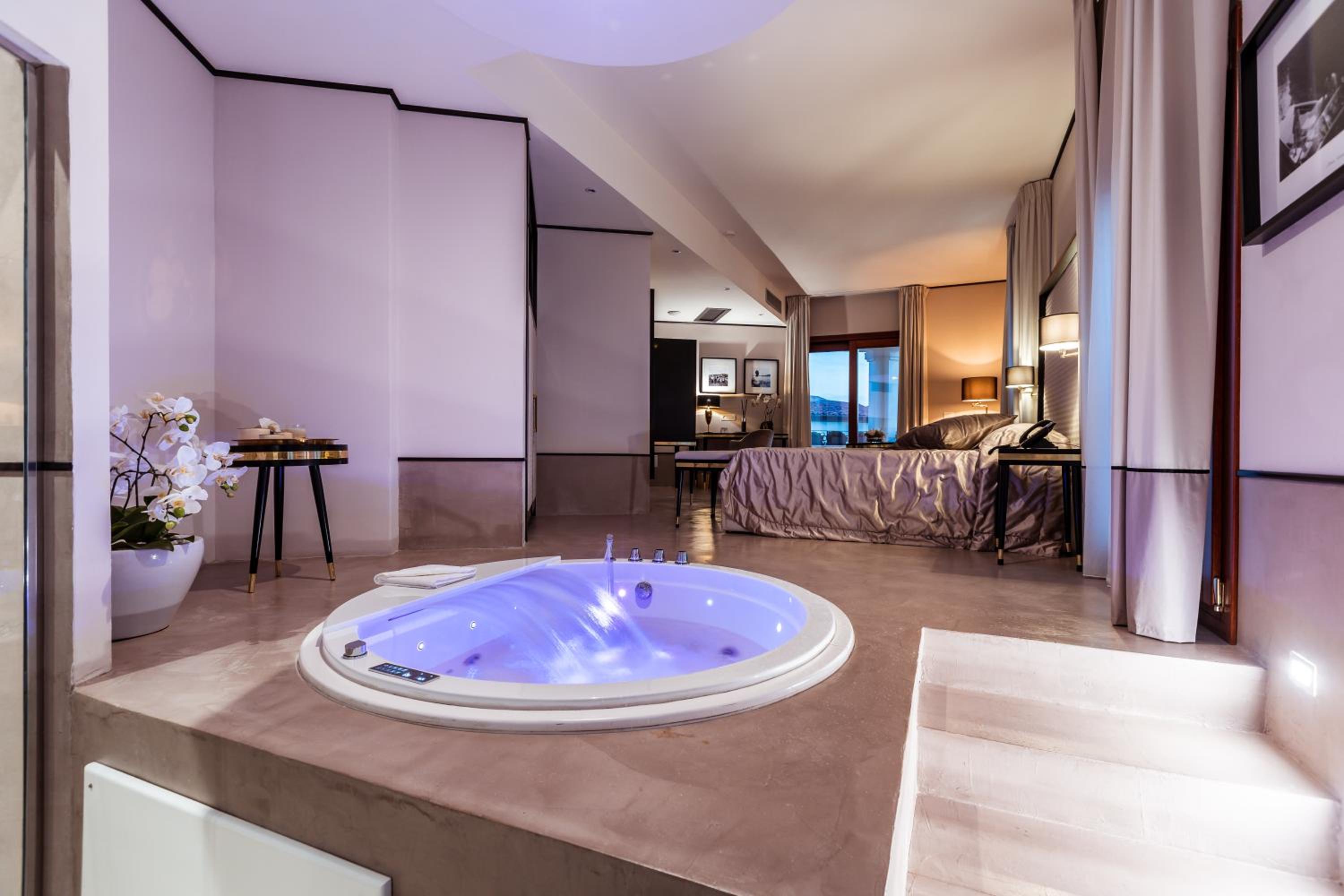 Suite Lit Queen-Size avec Baignoire Spa