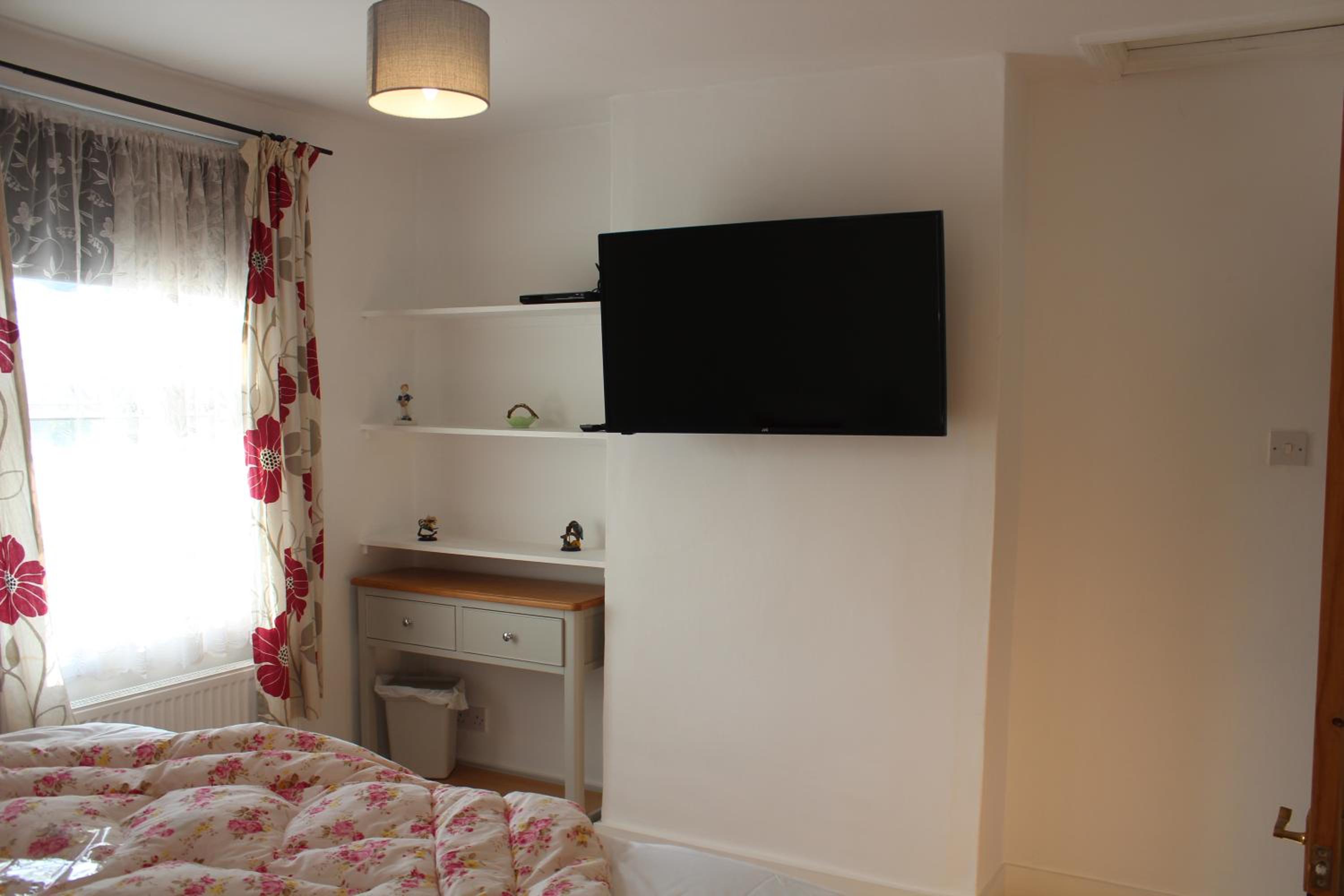 Two-Bedroom Cottage photo 2