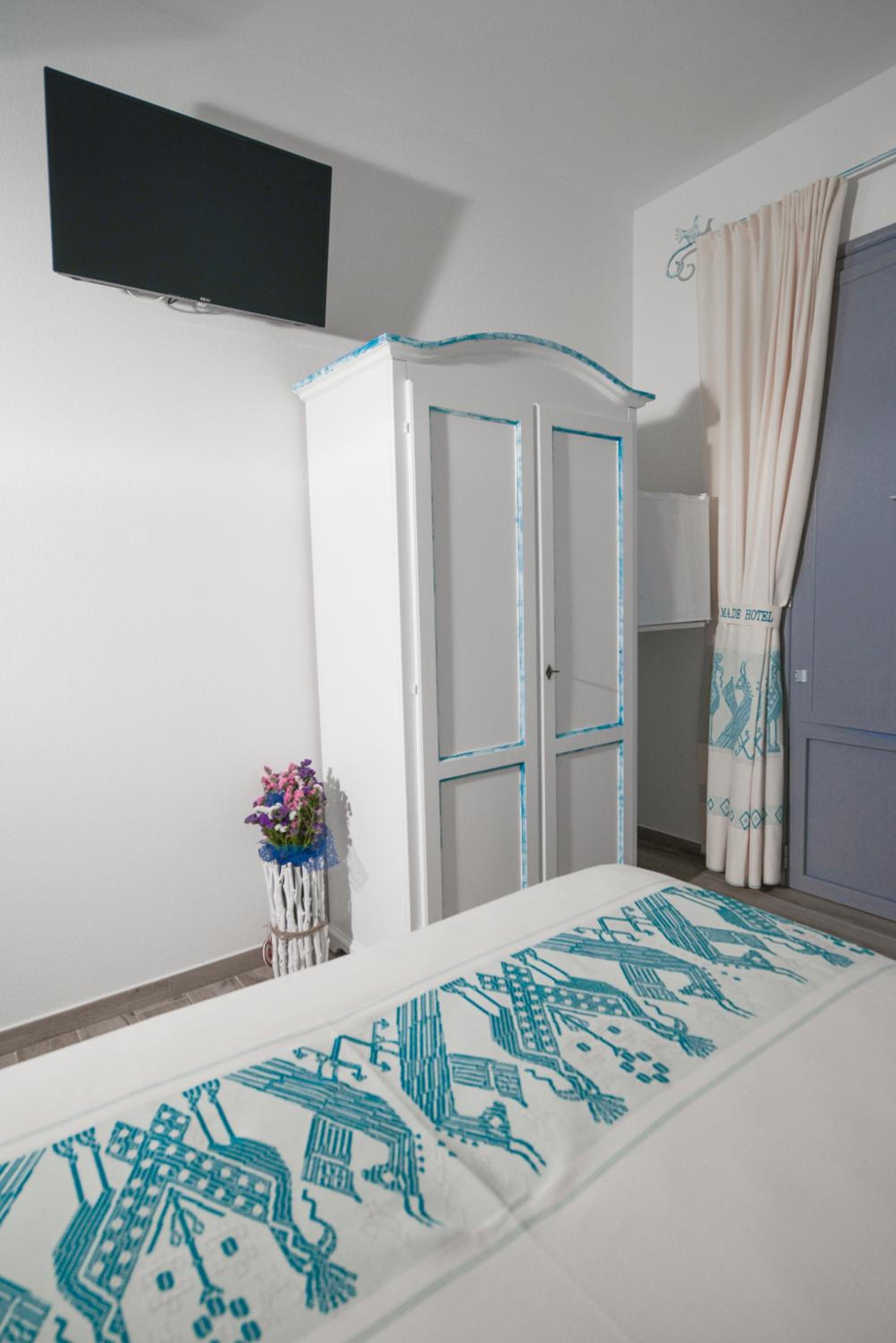 Double Room with Balcony - Photo 5