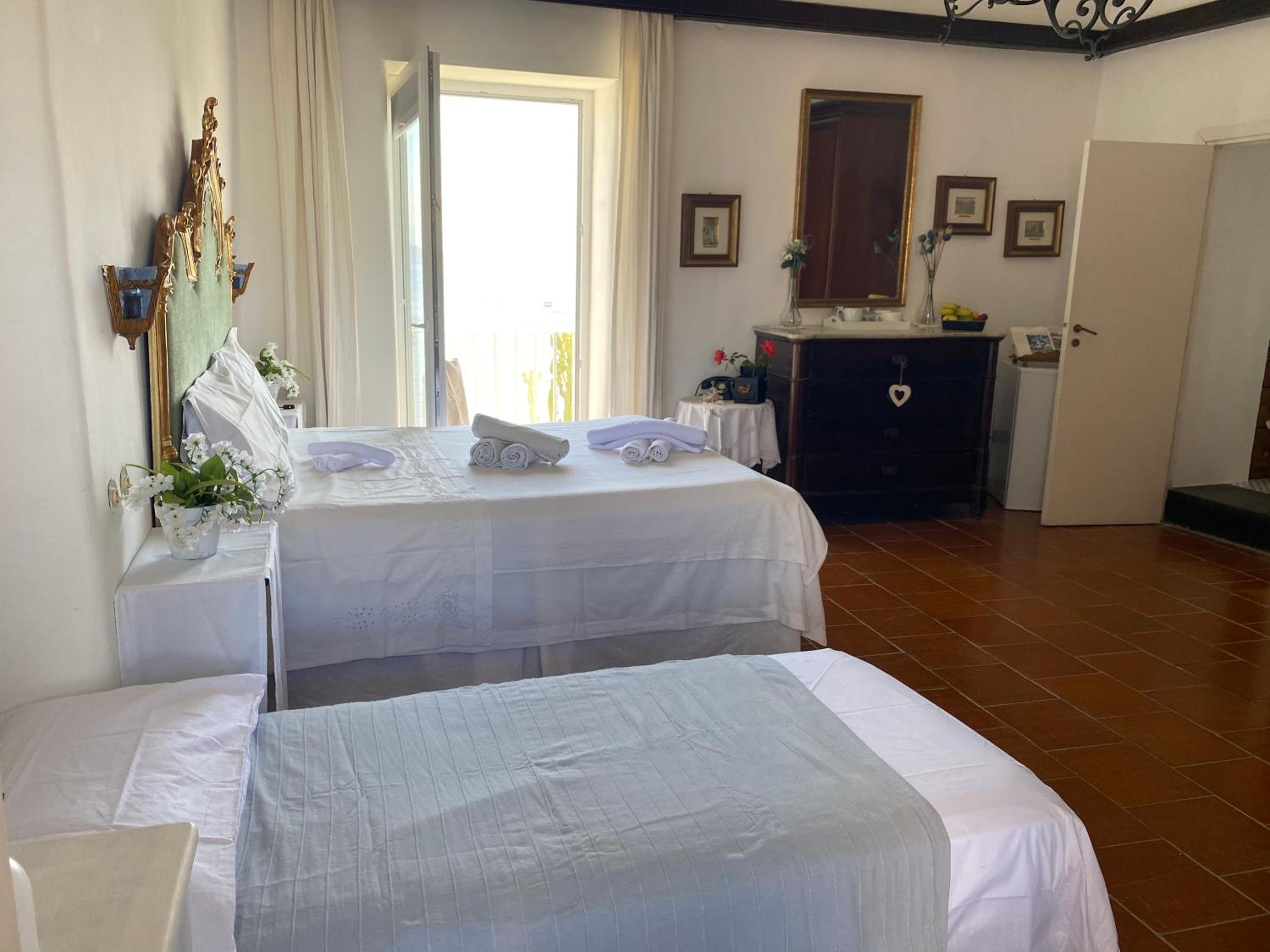 Double Room with Sea View - Photo 13