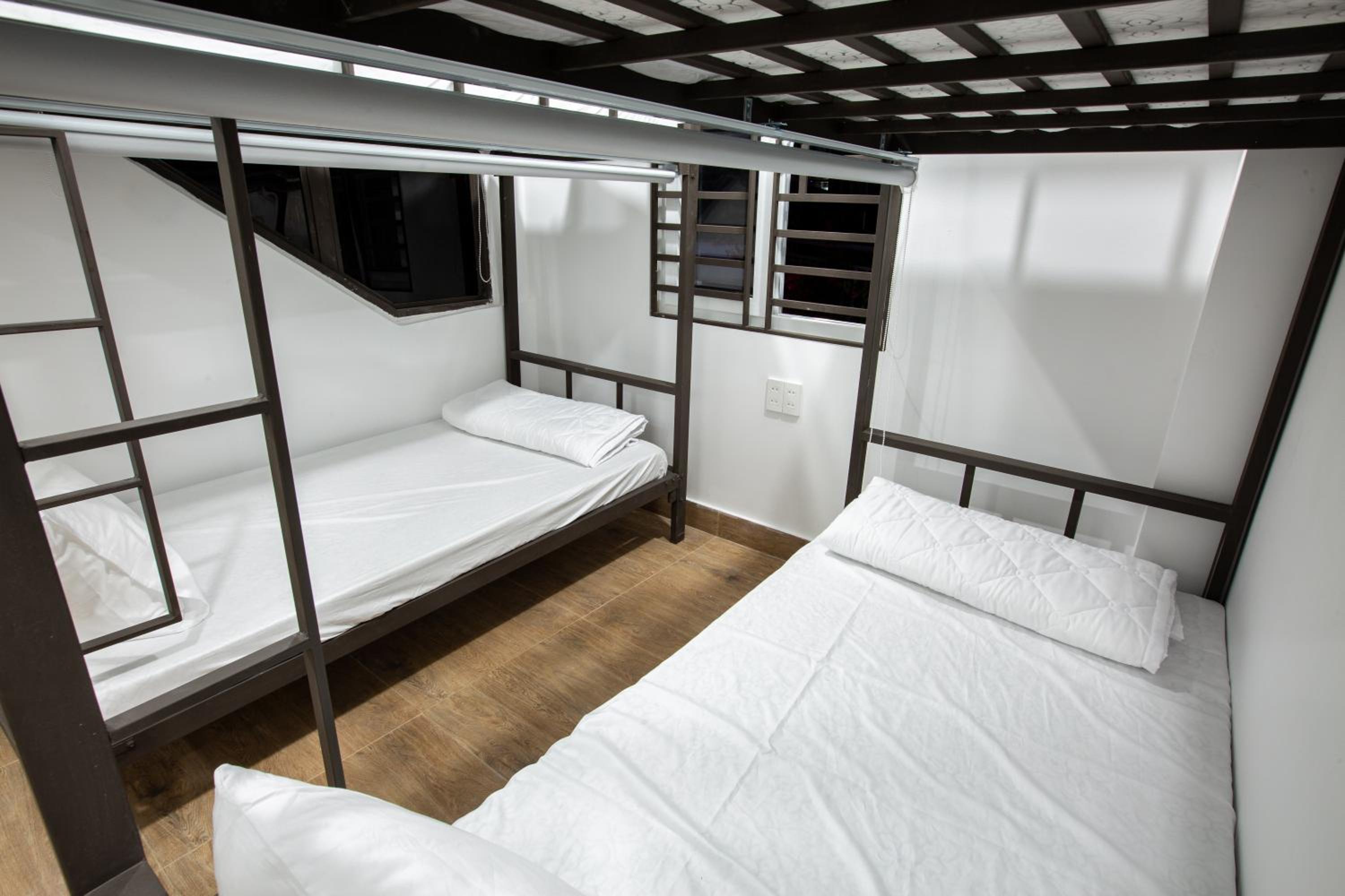 Bunk Bed in Mixed Dormitory Room