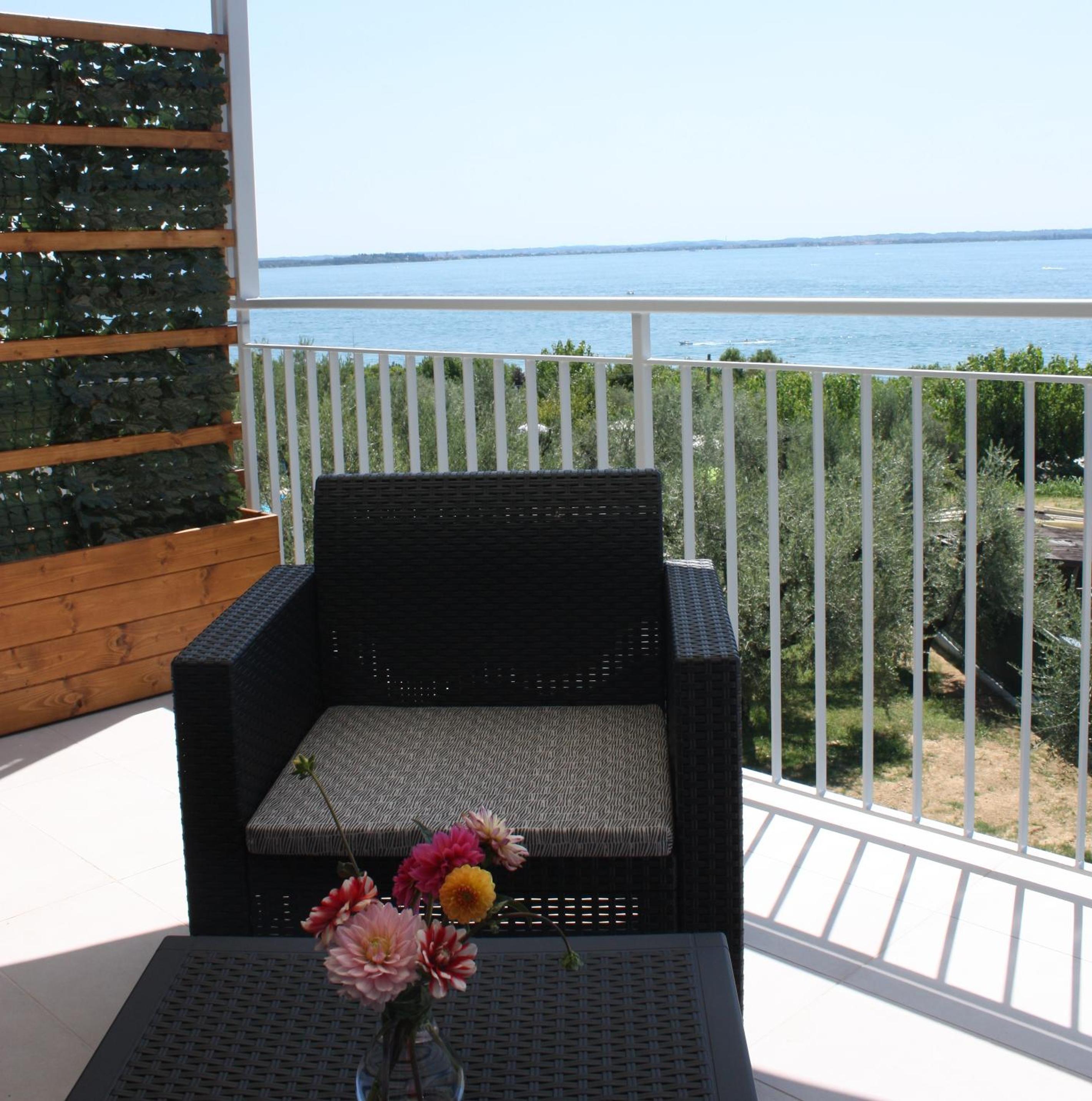 Apartment with Balcony photo 3