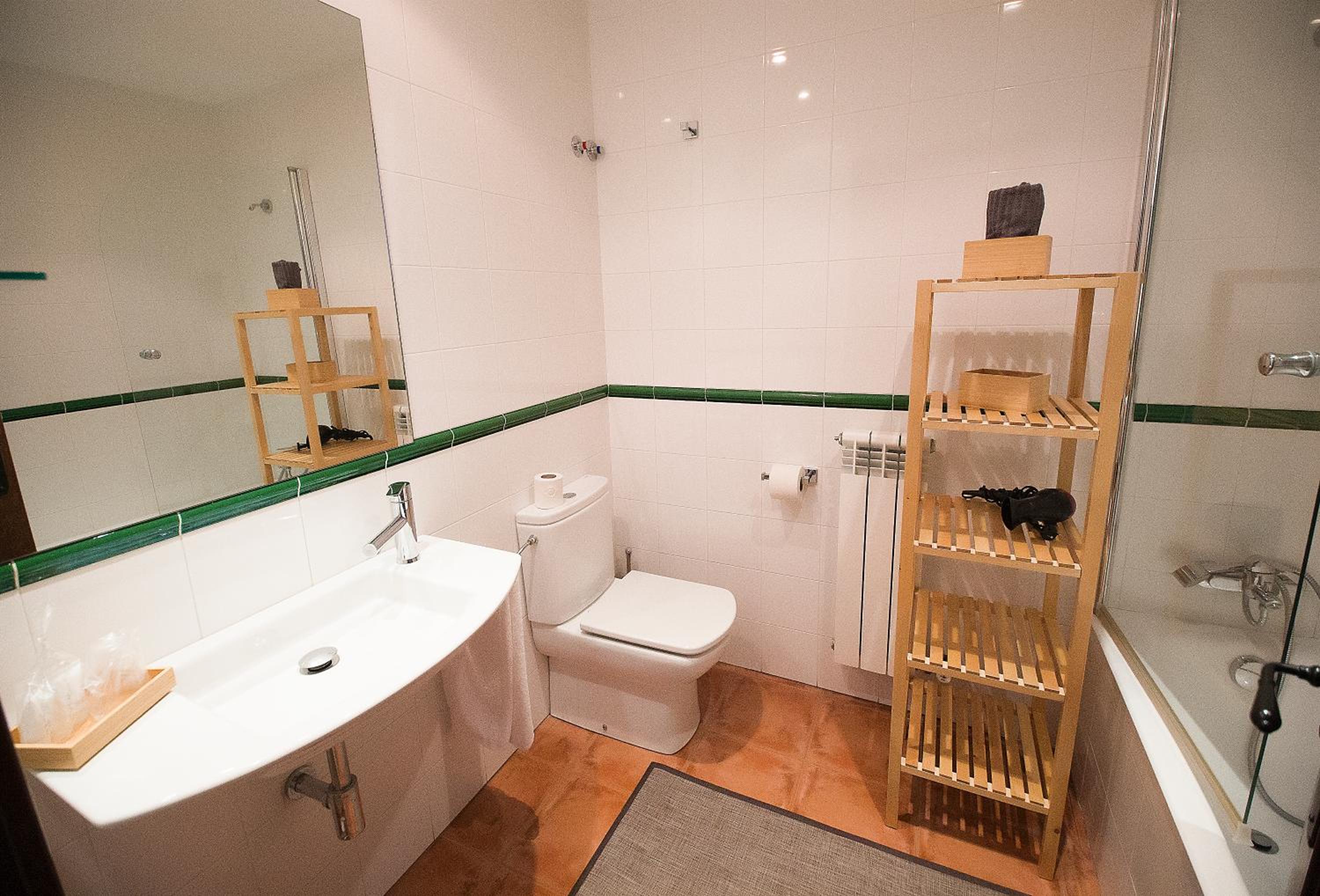 Double Room - Photo 6