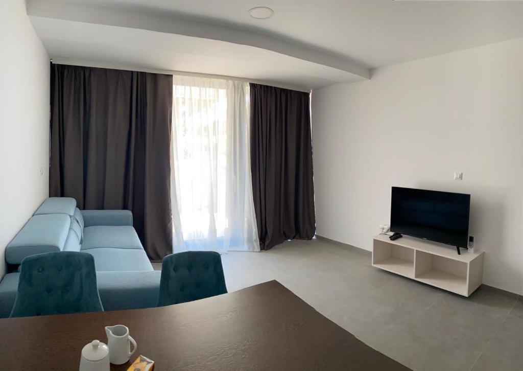 Deluxe Suite with Sea View