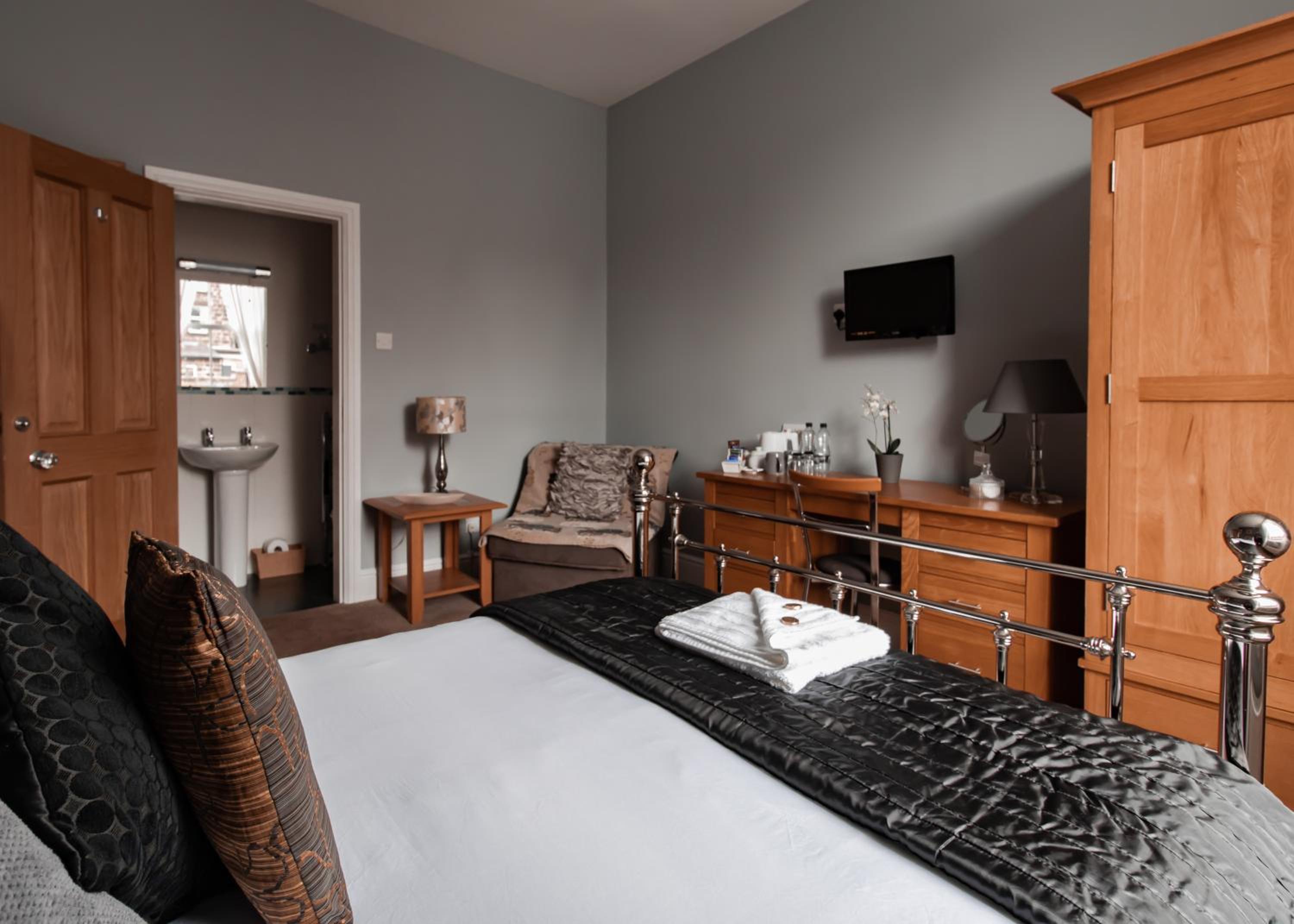 Large Double Room