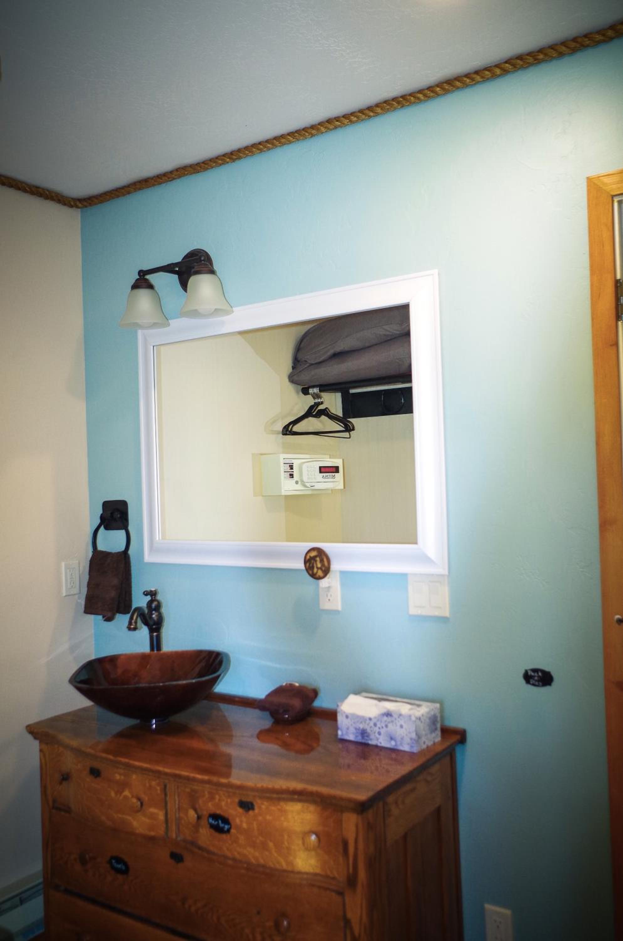 Two-Bedroom House - Photo 24