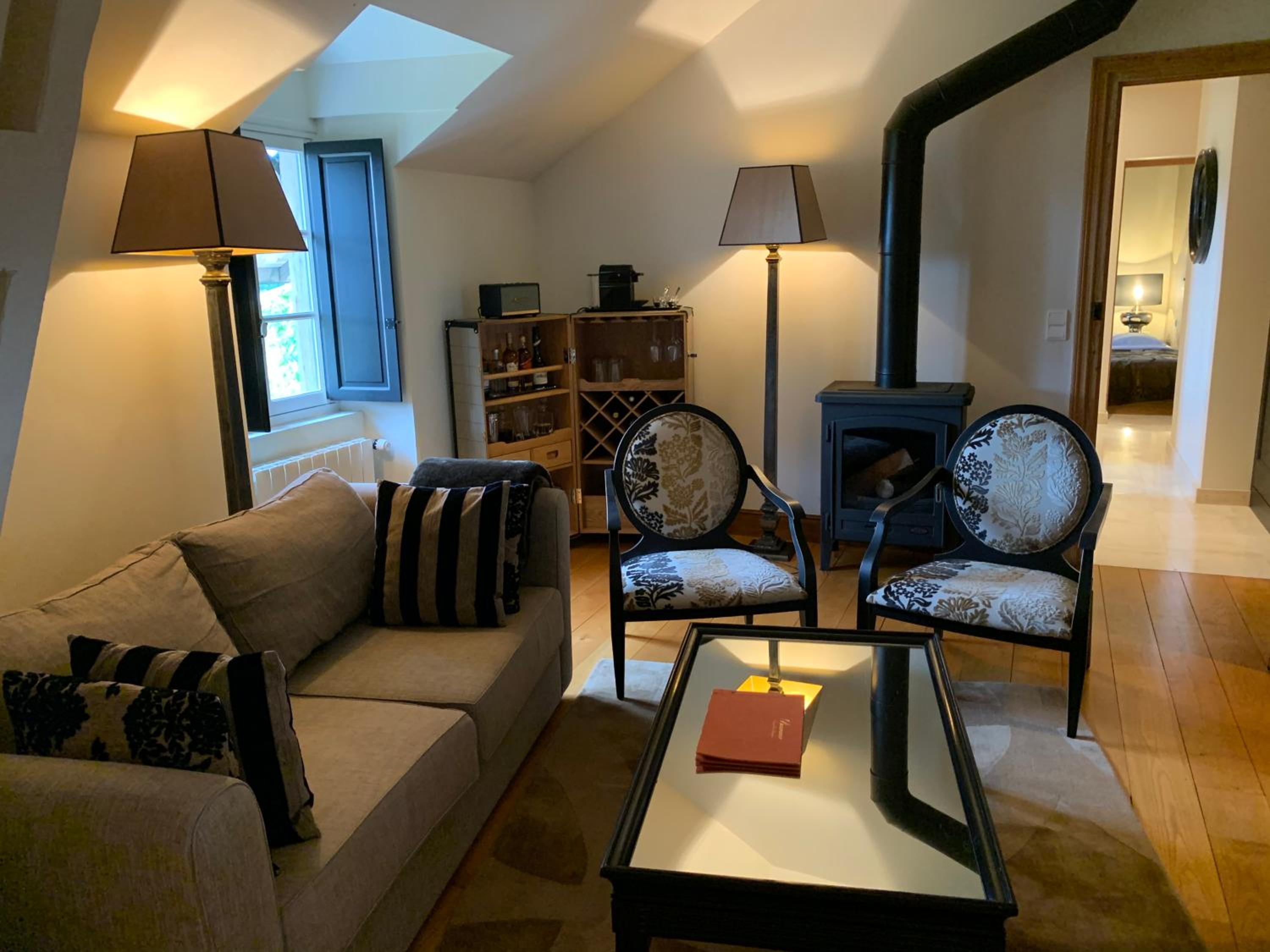 Family  Apartment - 230 ft² Parking Included - Photo 4