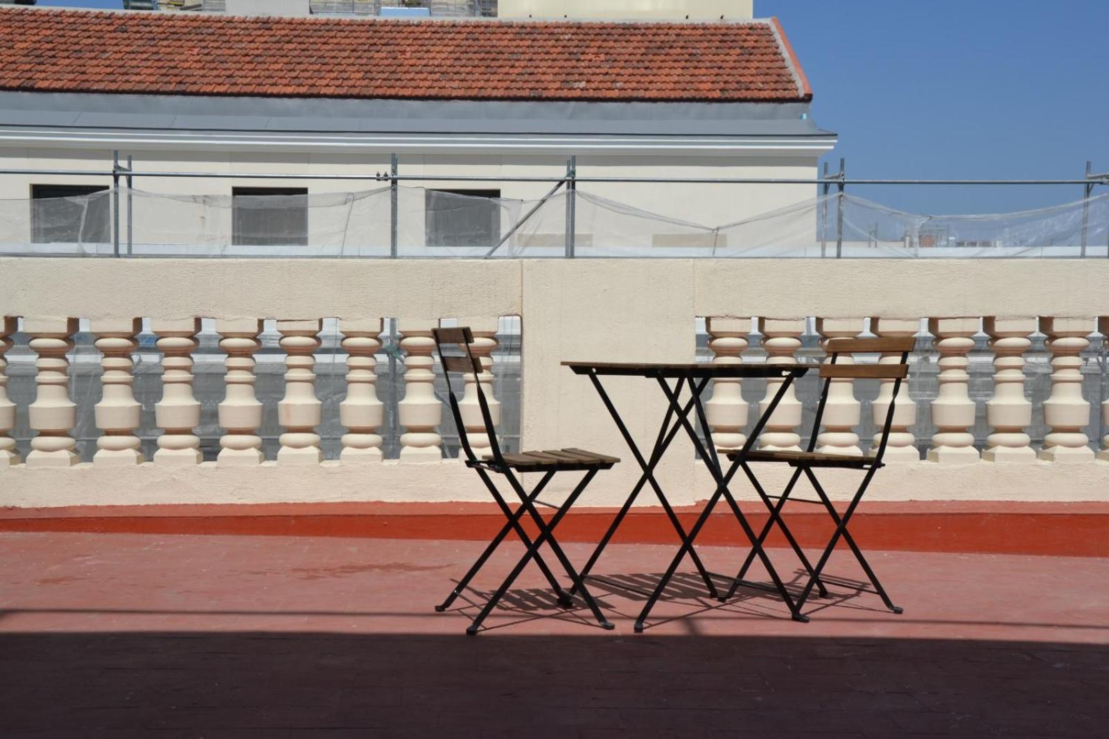 Twin Room with Balcony - Photo 12