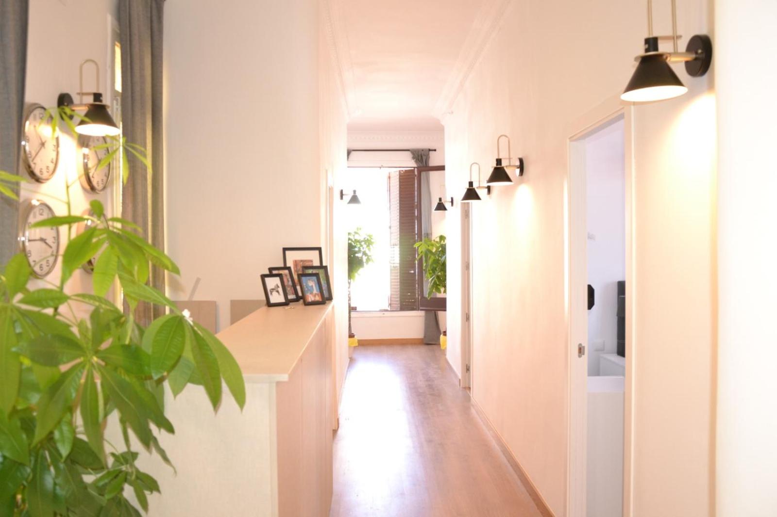 Twin Room with Balcony - Photo 9