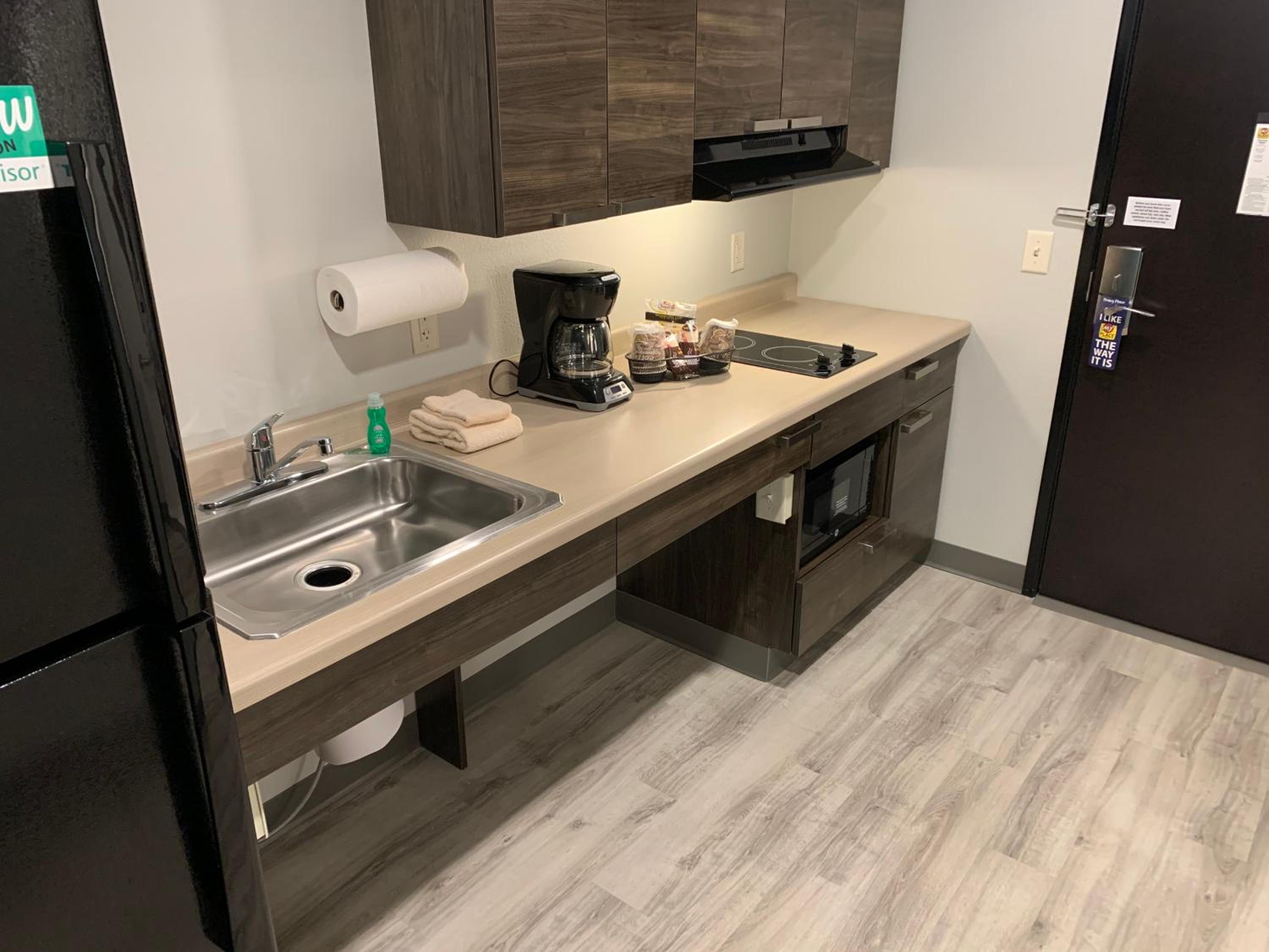 King Room - Mobility Accessible  - Photo 15