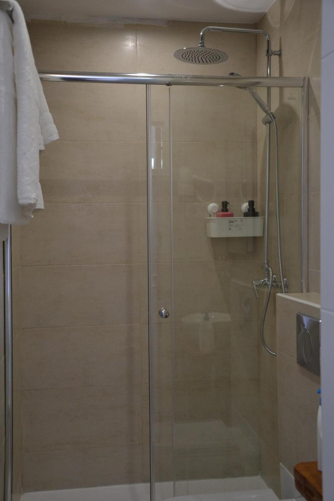 Superior Double Room with Two Double Beds - Photo 4