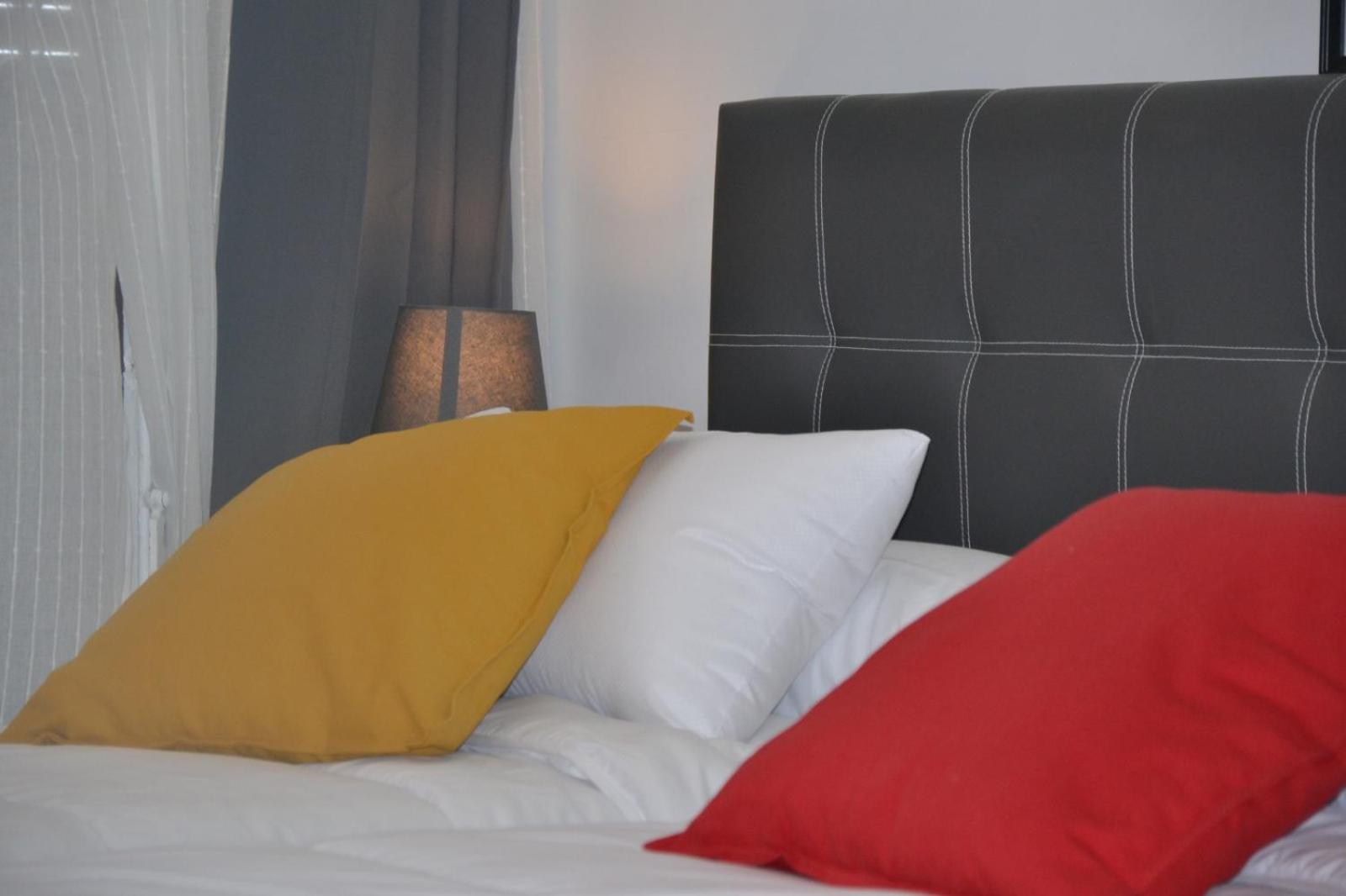 Twin Room with Balcony - Photo 1