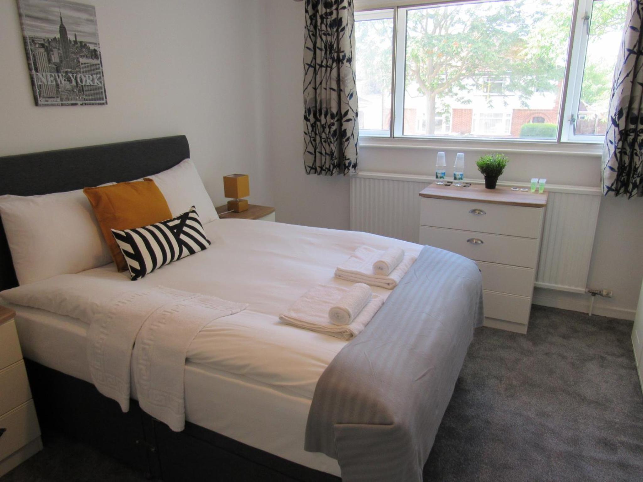 En-Suite Large Double Room - Photo 1