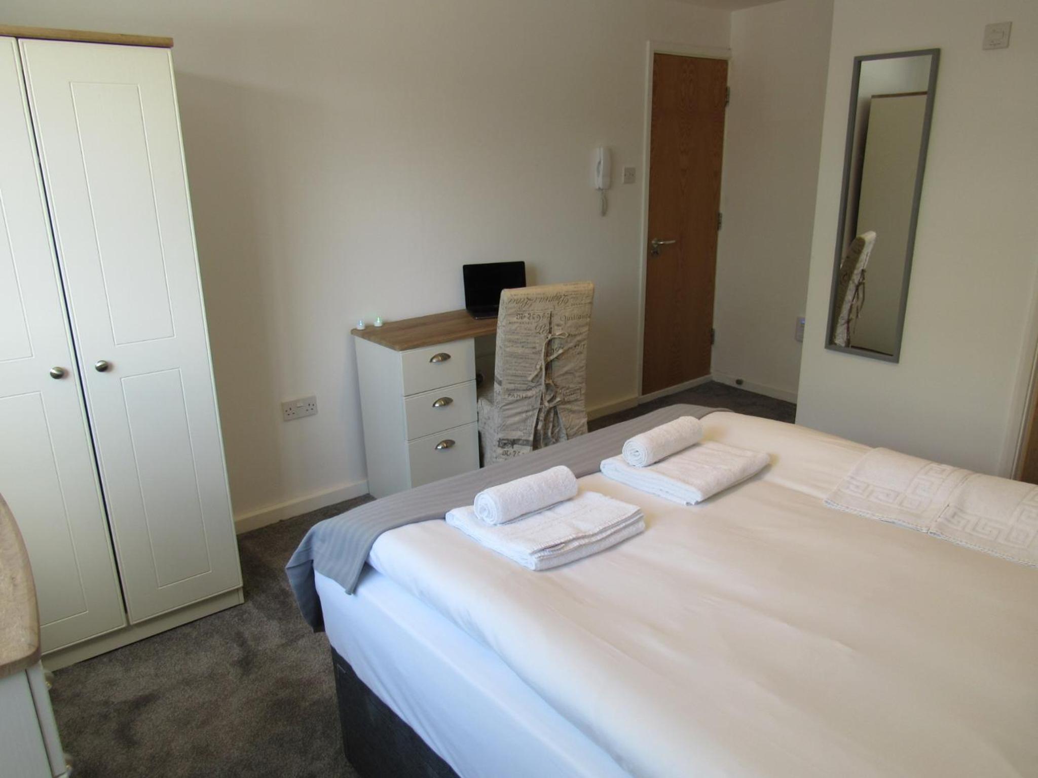 En-Suite Large Double Room - Photo 2