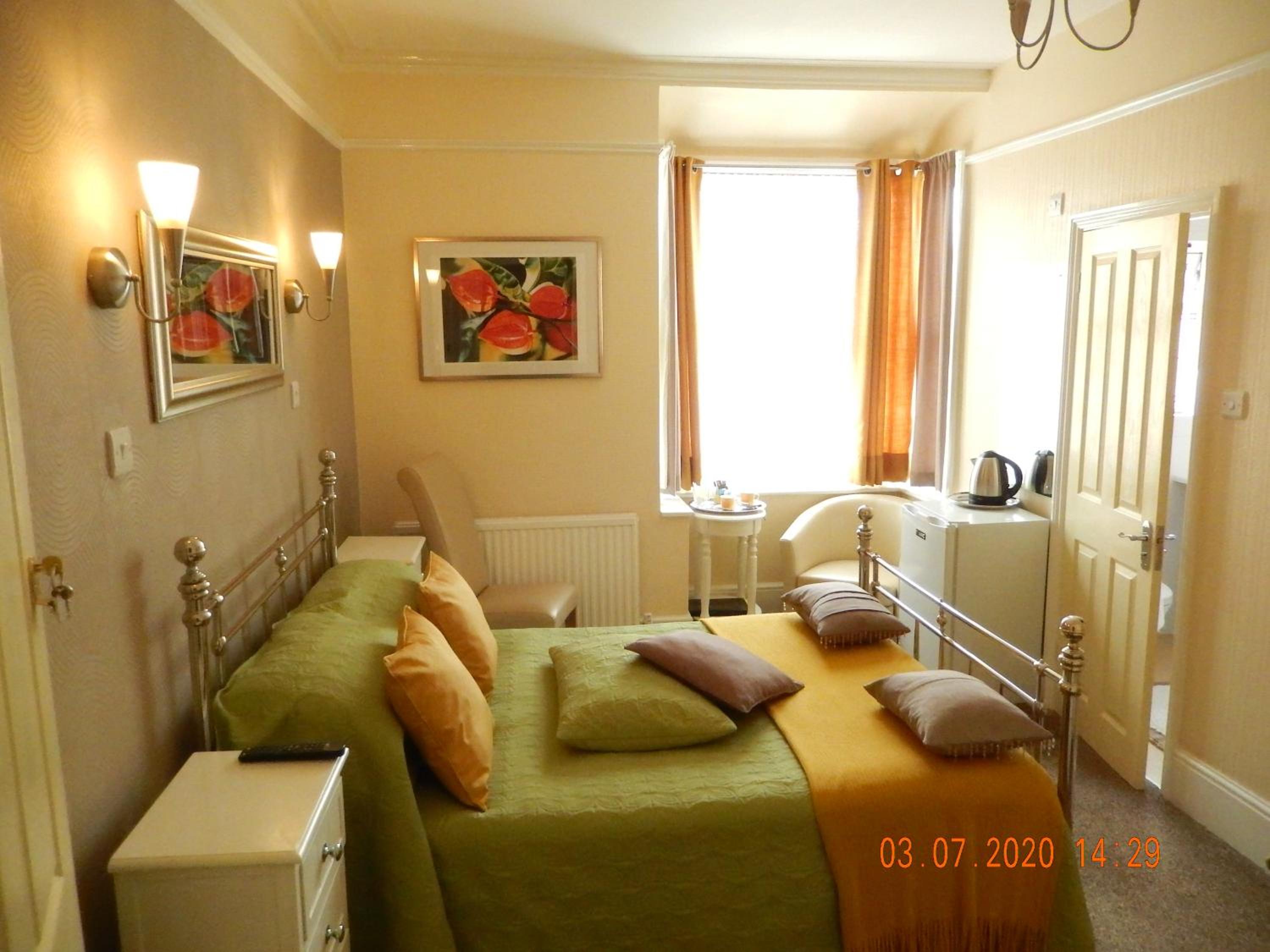 Deluxe Double Room with Shower