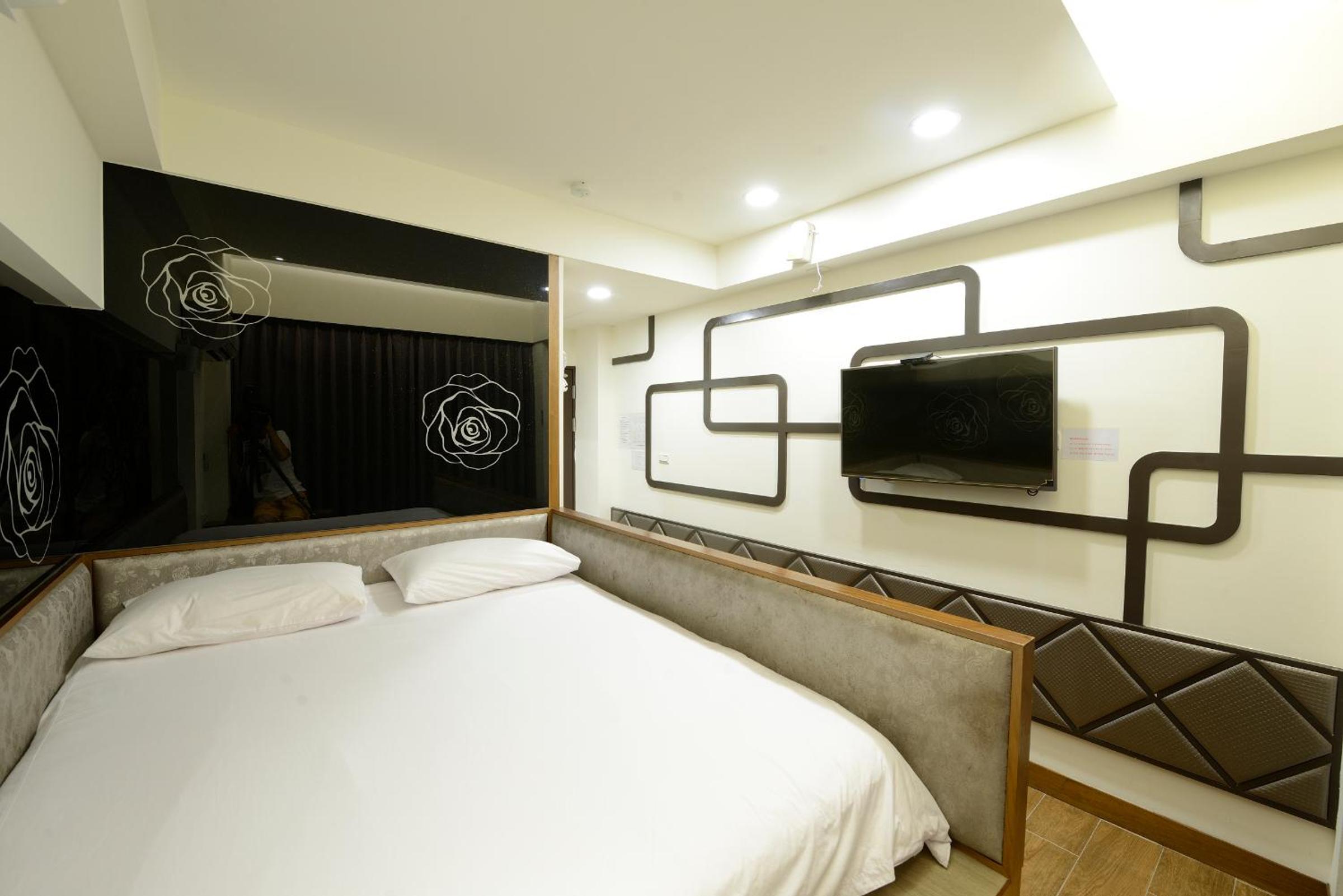 Double Room with Balcony photo 2