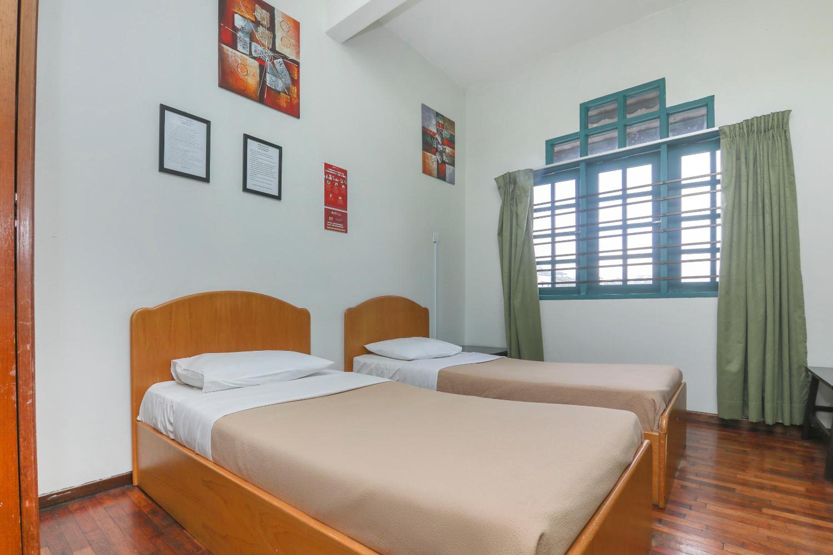 Twin Room with Shared Bathroom