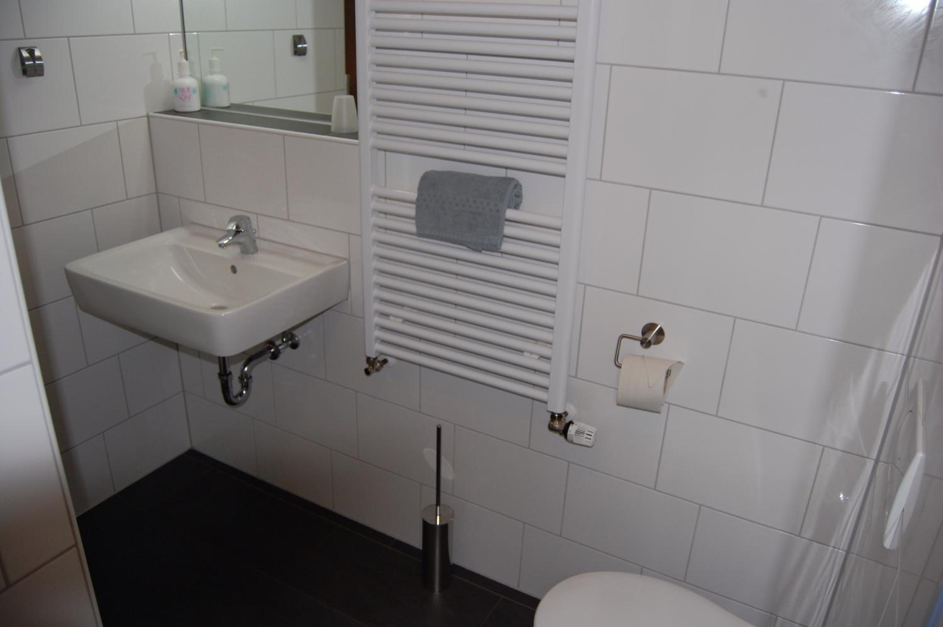 Standard Double Room - Photo 16