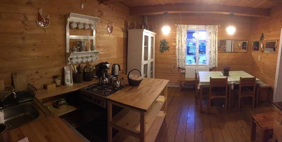 Five-Bedroom House photo 3