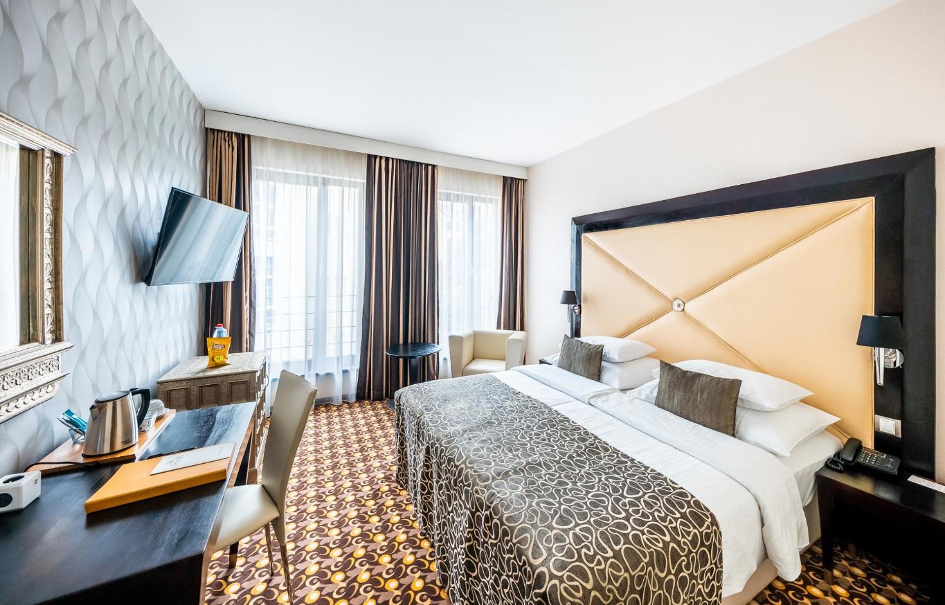 Classic Double or Twin Room - Photo 24