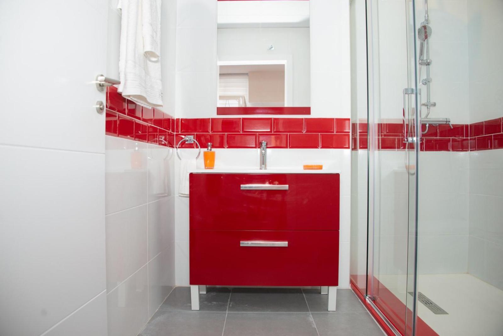 One-Bedroom Apartment - Photo 6