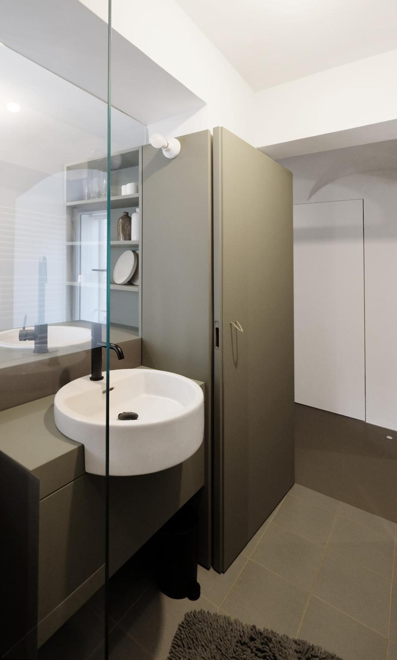 One-Bedroom Apartment - Photo 2
