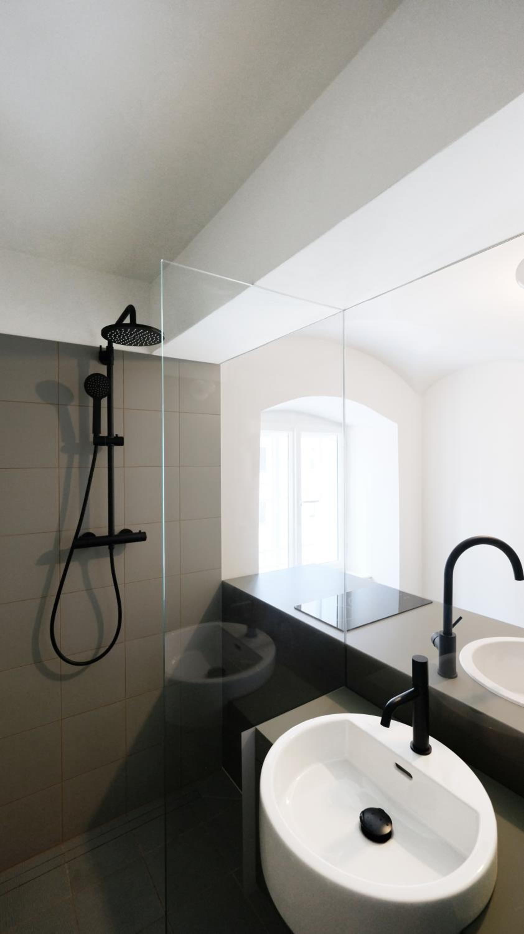One-Bedroom Apartment - Photo 6