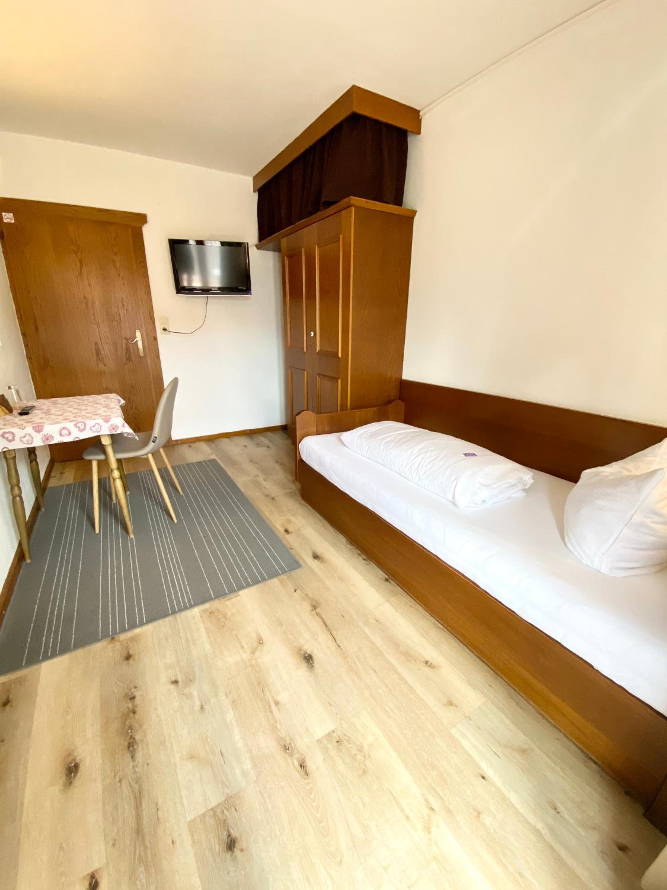 Single Room with Balcony photo 1