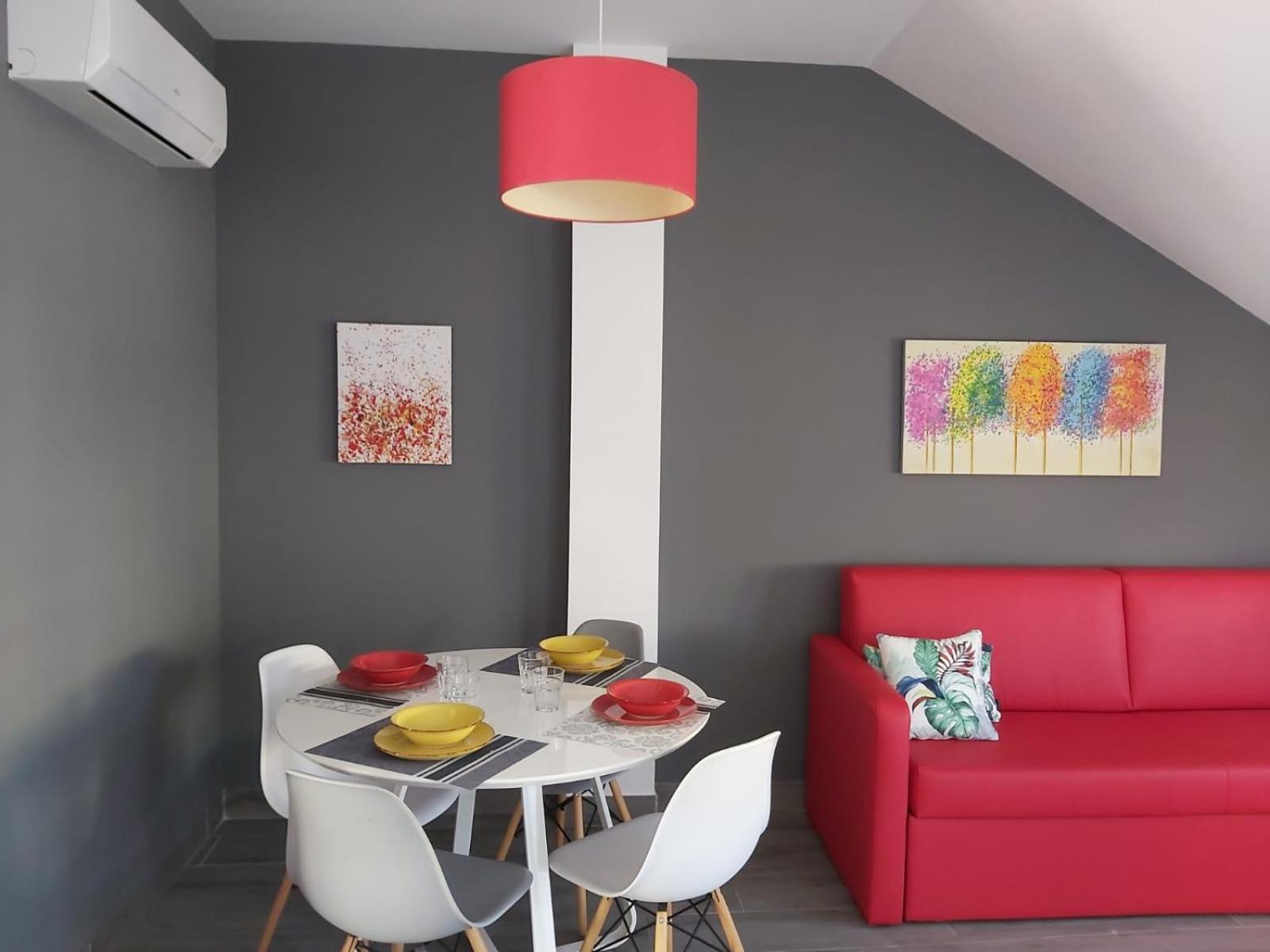 Apartment with Terrace - Photo 10