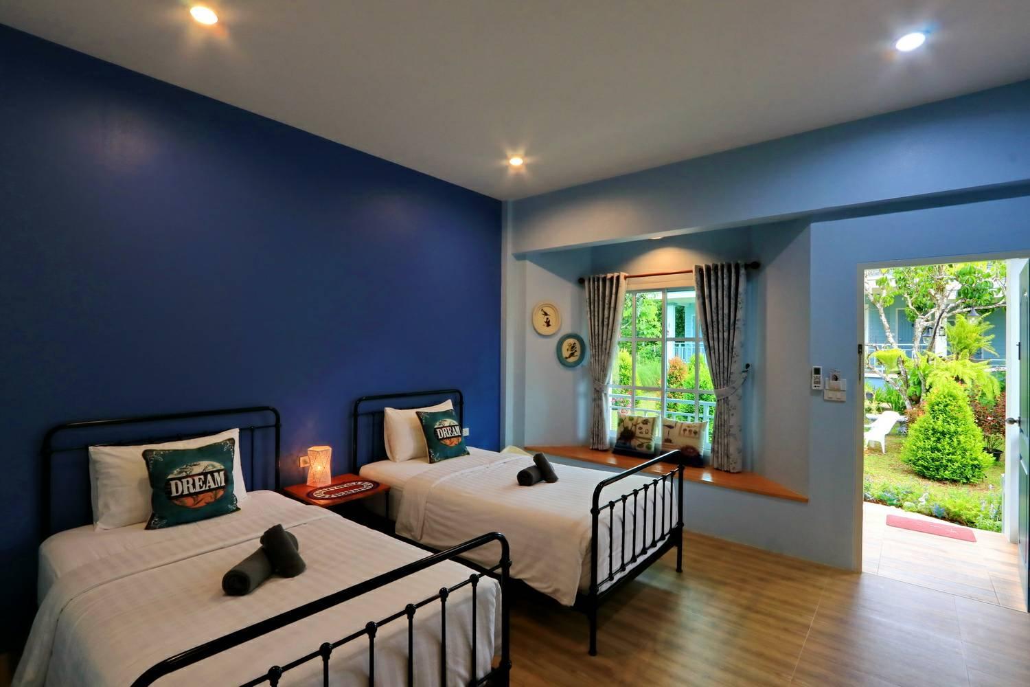 Twin Room - Photo 2