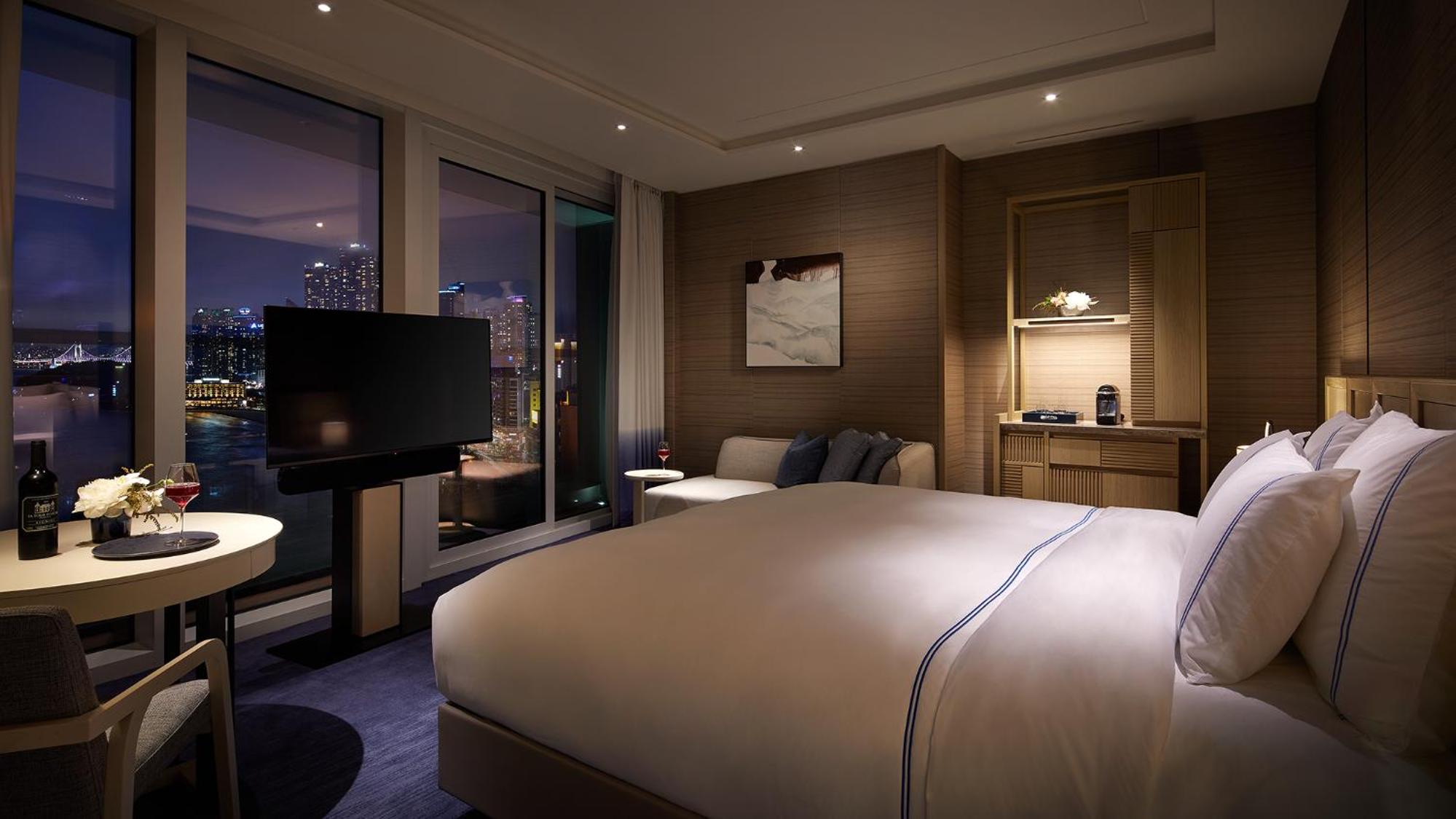 Premier Double Room with Ocean View - Photo 1